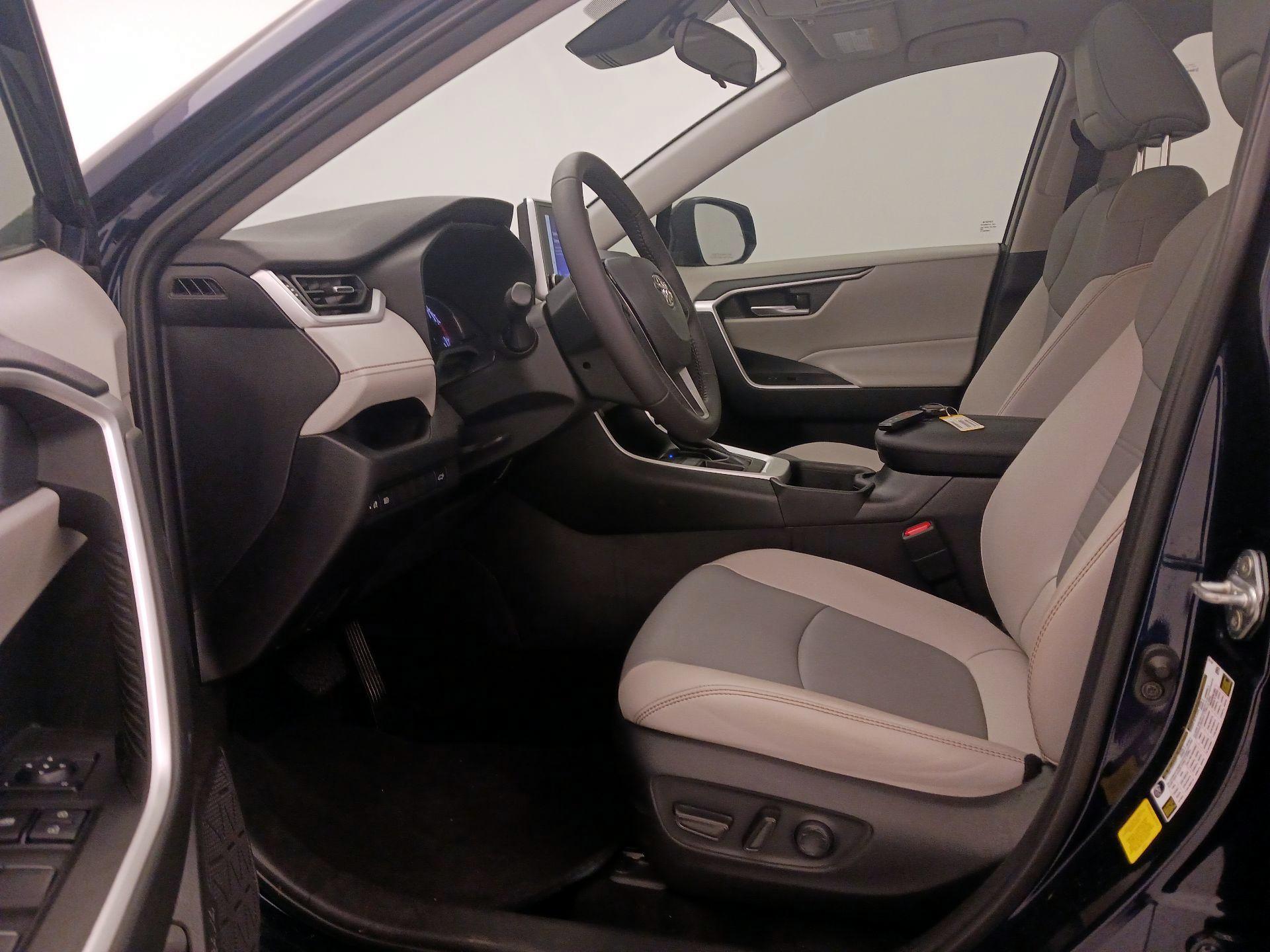 Thumbnail: 2023 Toyota RAV4 - 11