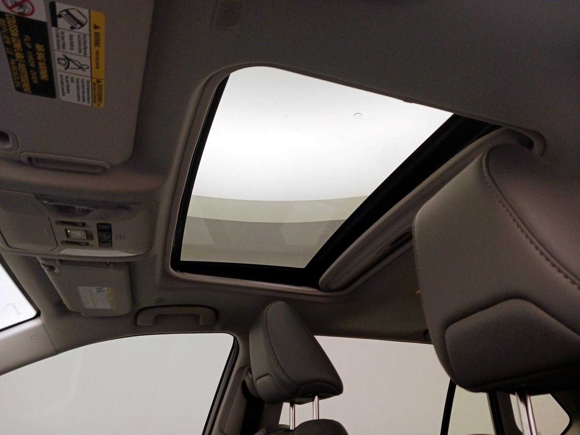 Thumbnail: 2023 Toyota RAV4 - 20