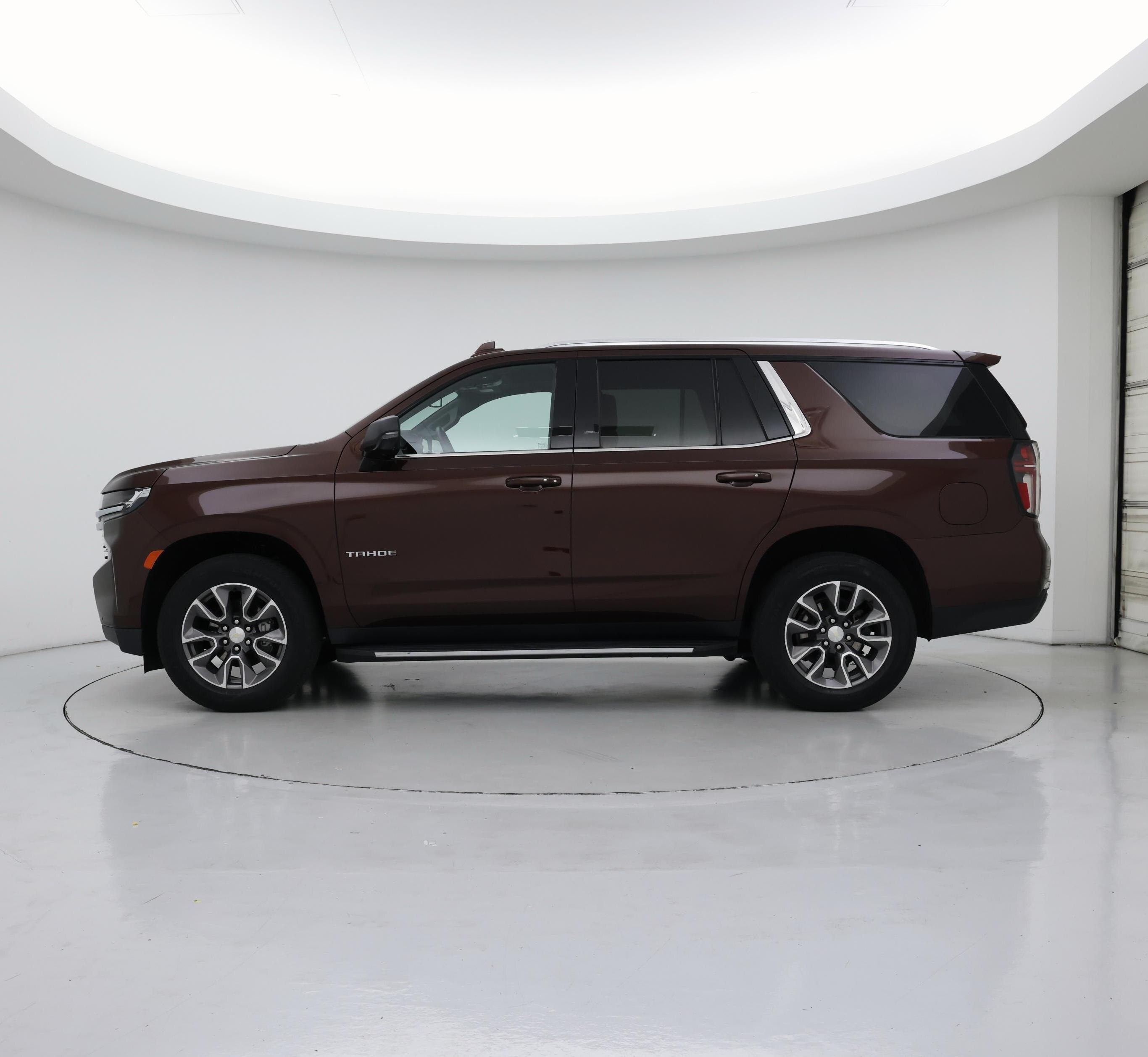 Thumbnail: 2022 Chevrolet Tahoe - 3