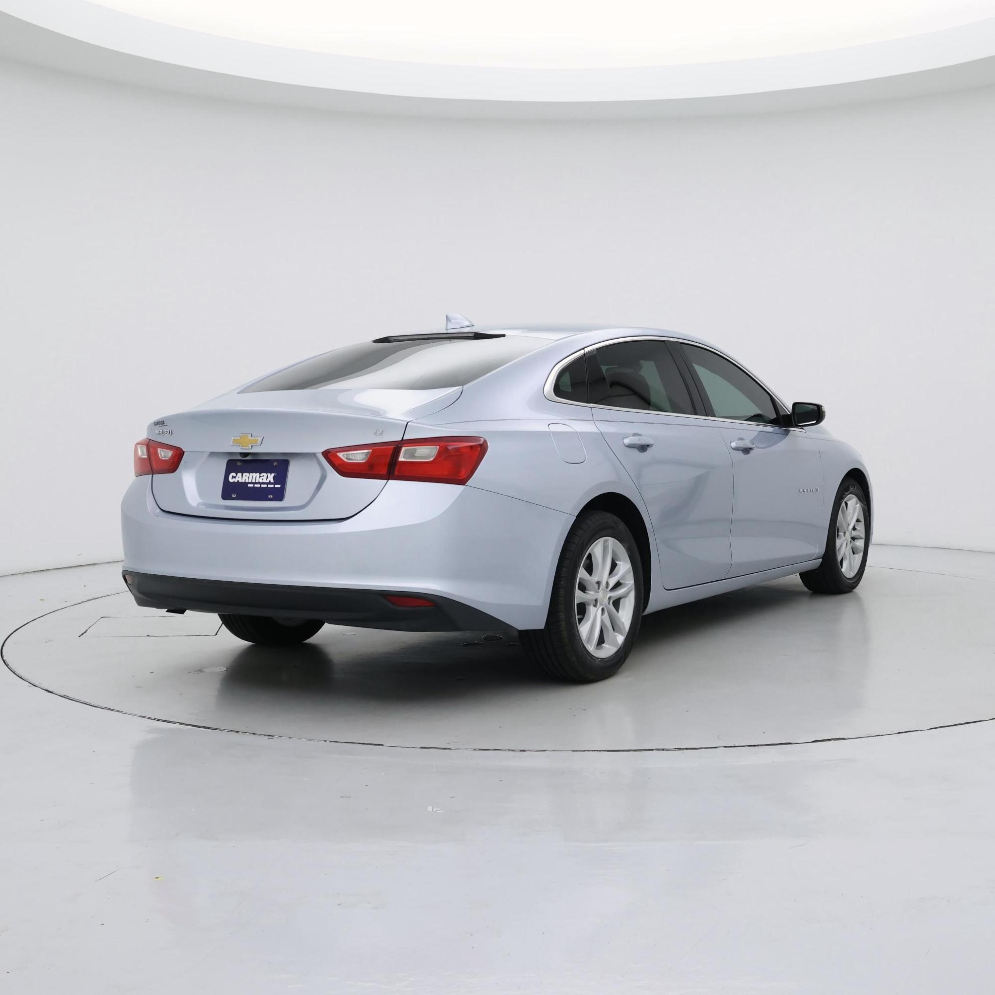 Thumbnail: 2017 Chevrolet Malibu - 8