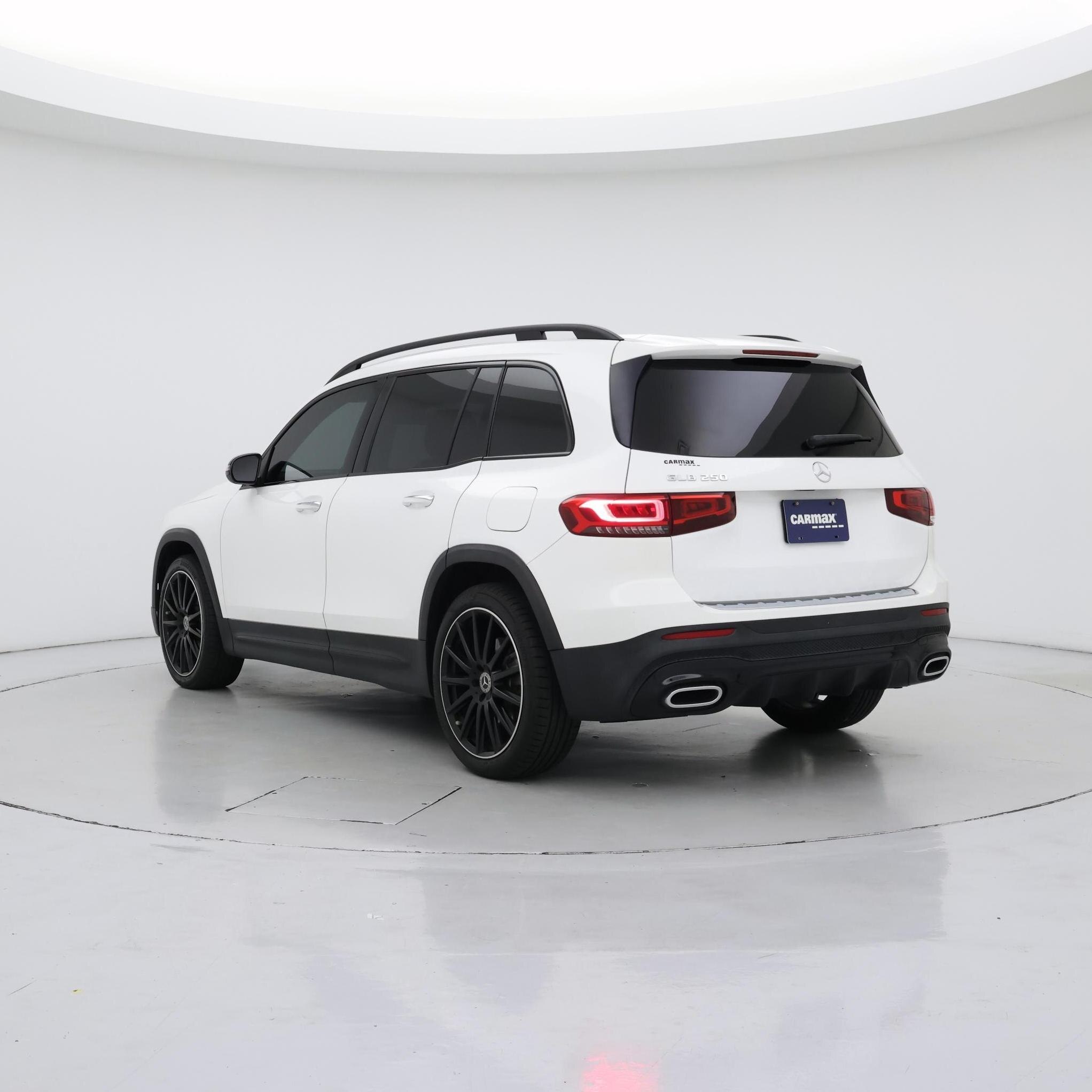 Thumbnail: 2021 Mercedes-Benz GLB - 2