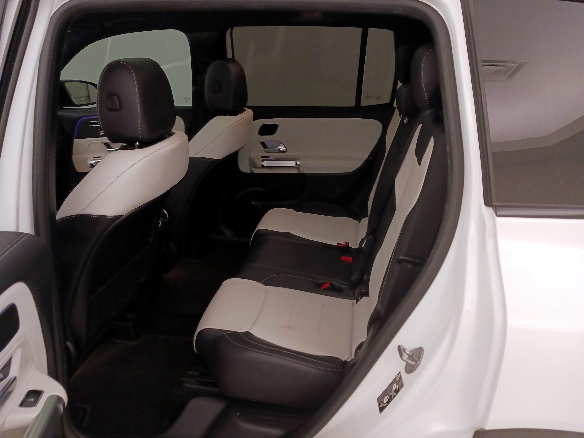 Thumbnail: 2021 Mercedes-Benz GLB - 20