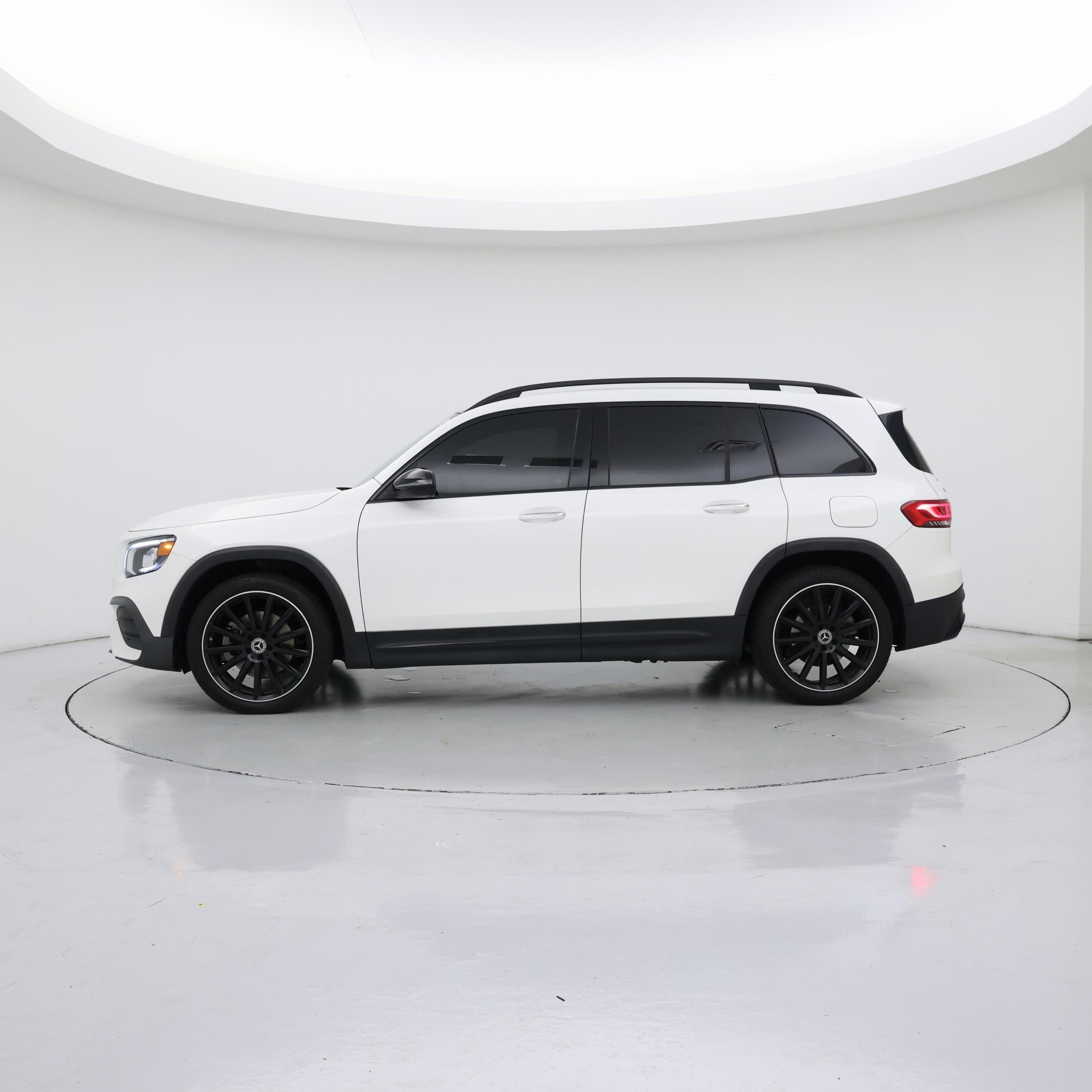 Thumbnail: 2021 Mercedes-Benz GLB - 3