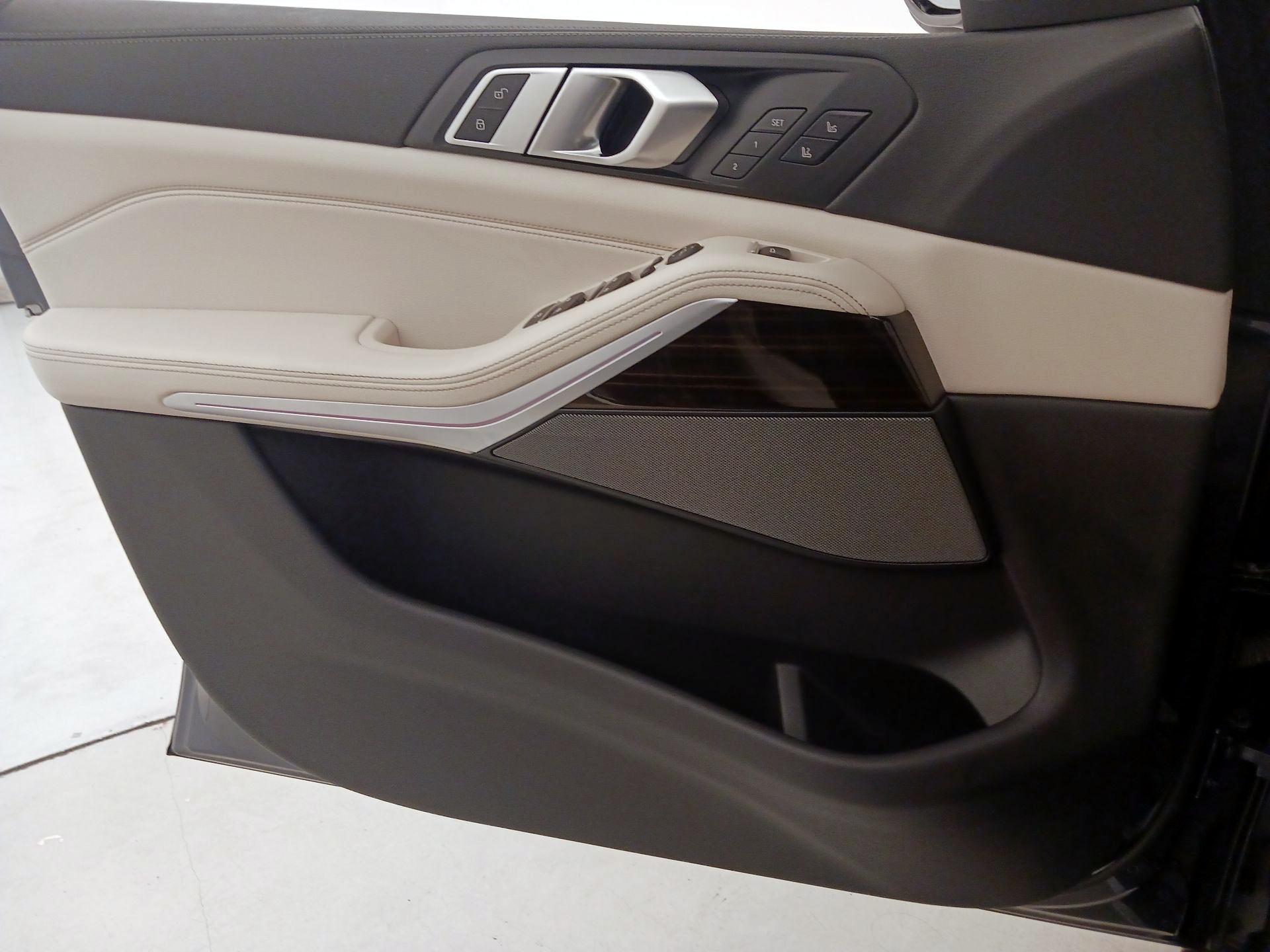 Thumbnail: 2020 BMW X5 - 12