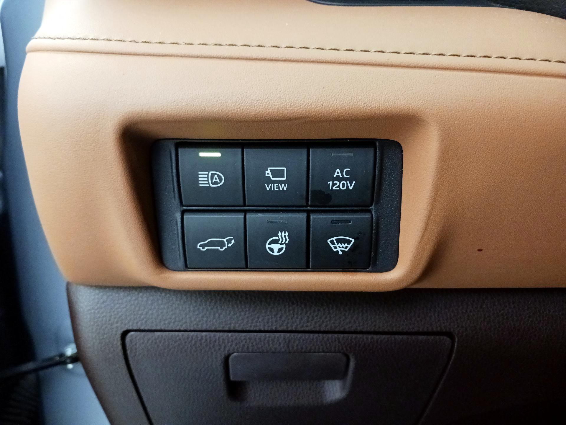 Thumbnail: 2021 Toyota Highlander - 13