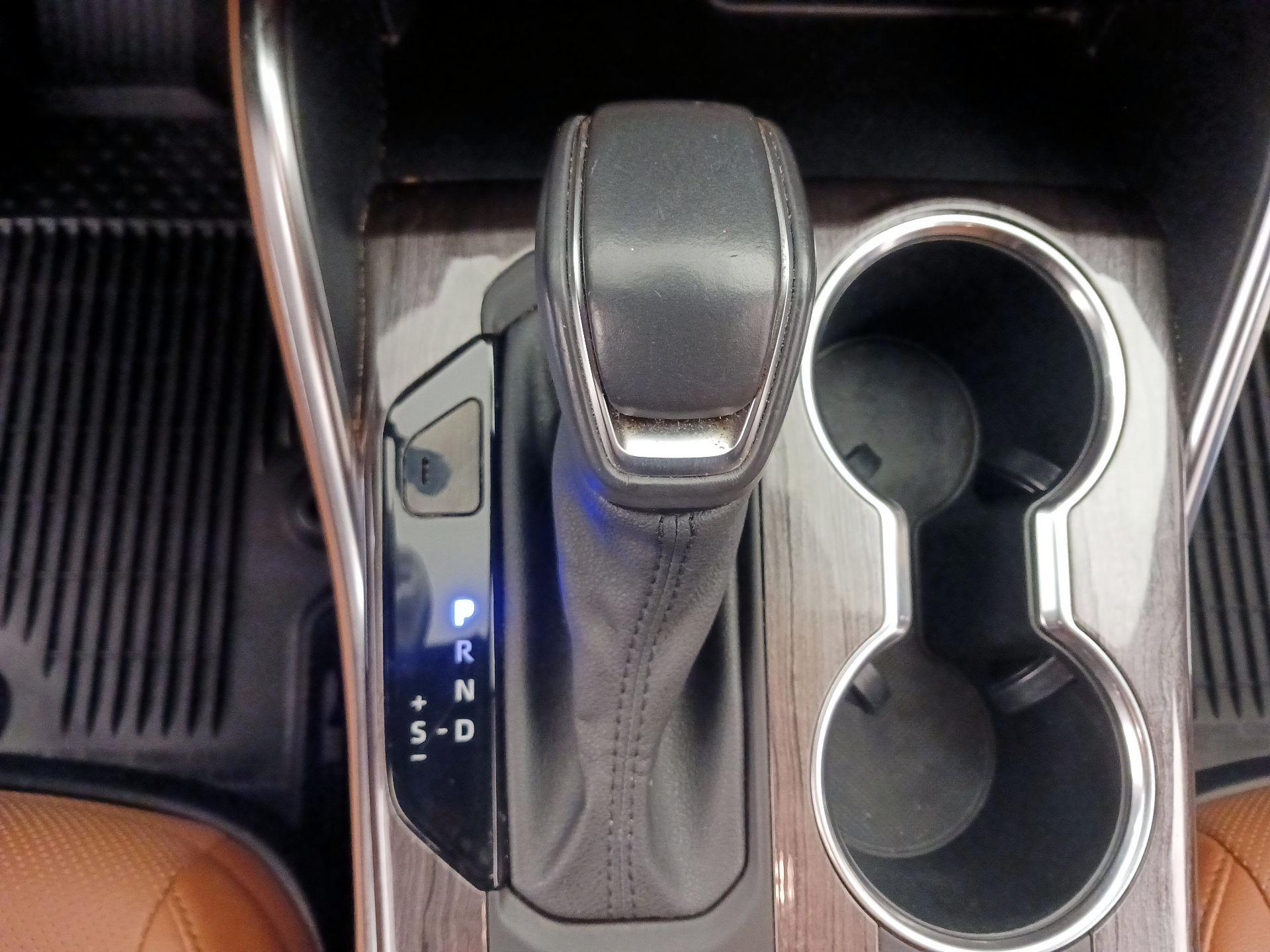 Thumbnail: 2021 Toyota Highlander - 18