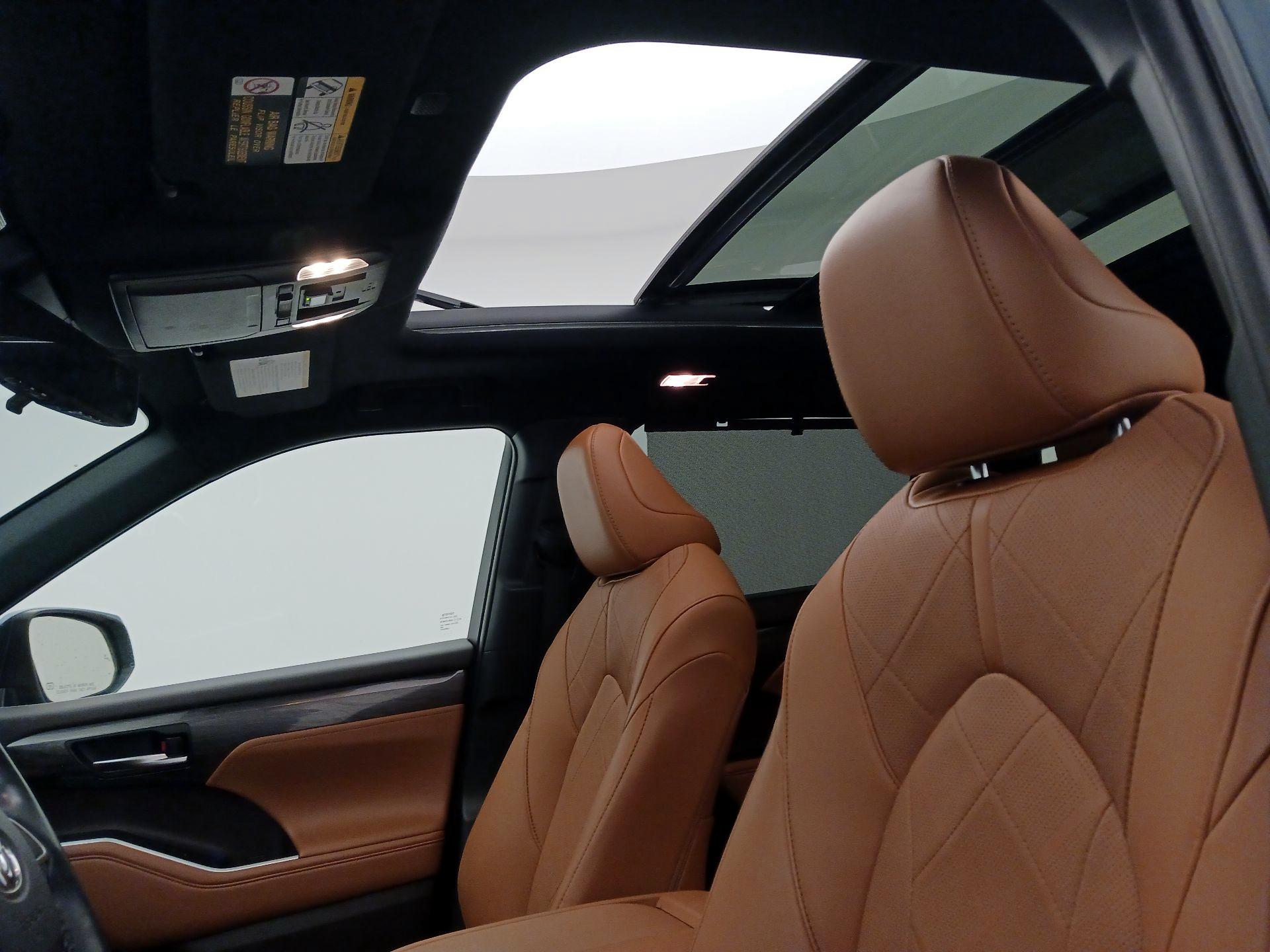 Thumbnail: 2021 Toyota Highlander - 20