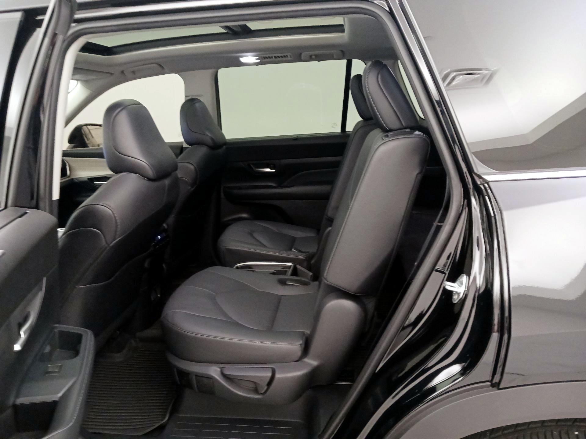 Thumbnail: 2024 Toyota Grand Highlander - 20