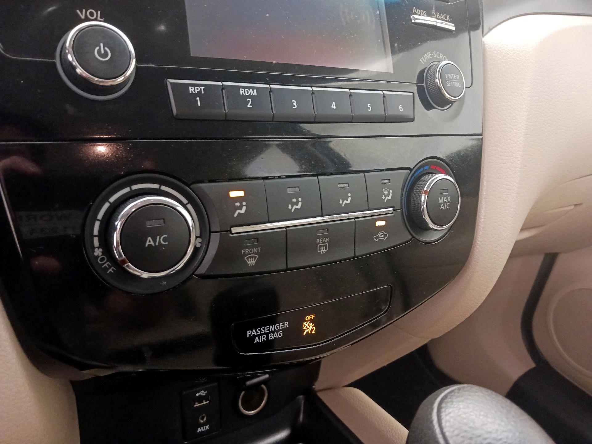 Thumbnail: 2016 Nissan Rogue - 16