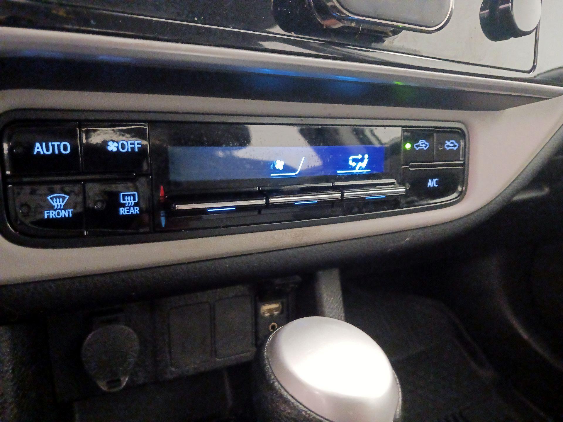 Thumbnail: 2019 Toyota Corolla - 16