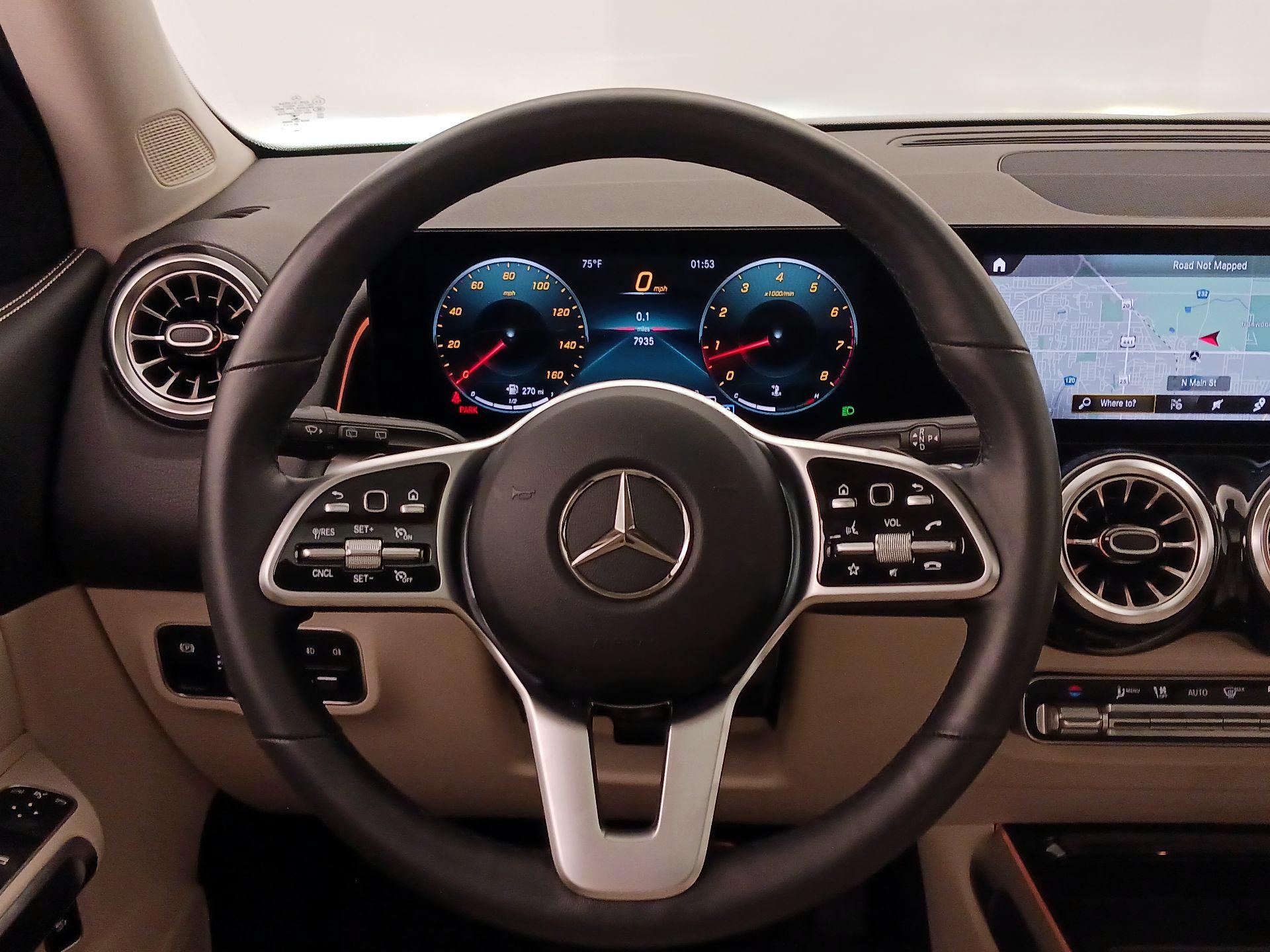 Thumbnail: 2022 Mercedes-Benz GLB - 10