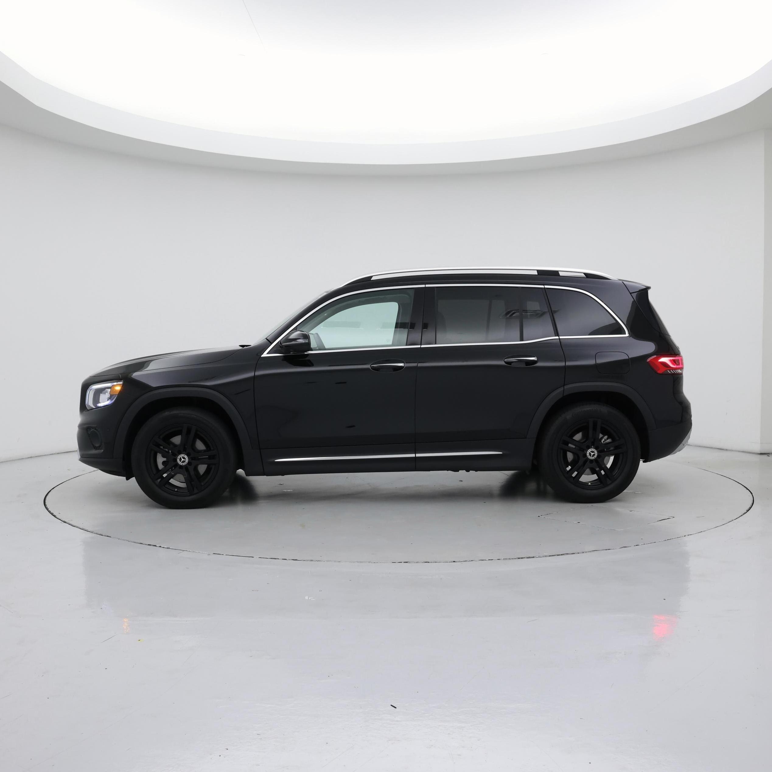 Thumbnail: 2022 Mercedes-Benz GLB - 3