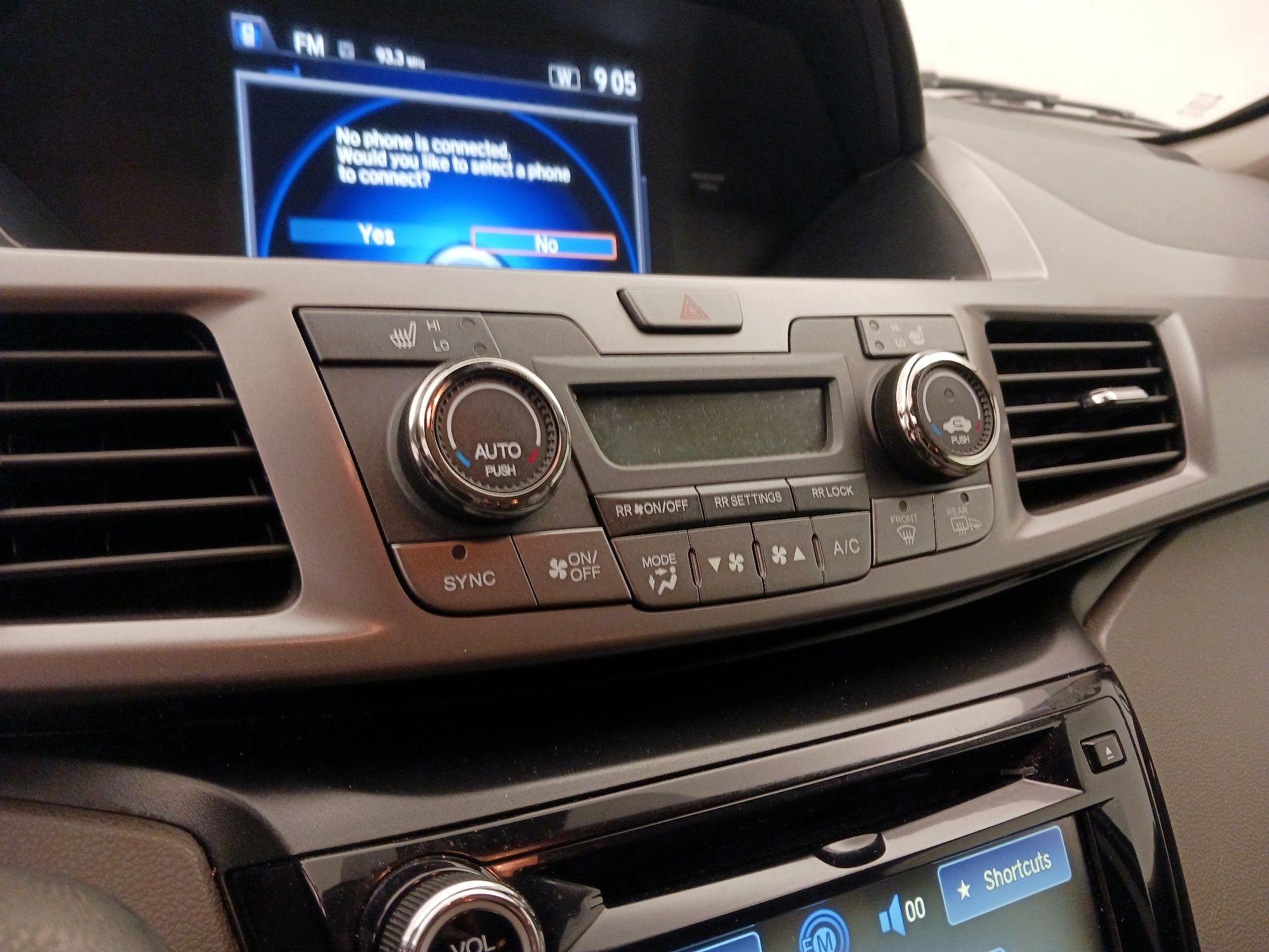 Thumbnail: 2015 Honda Odyssey - 16