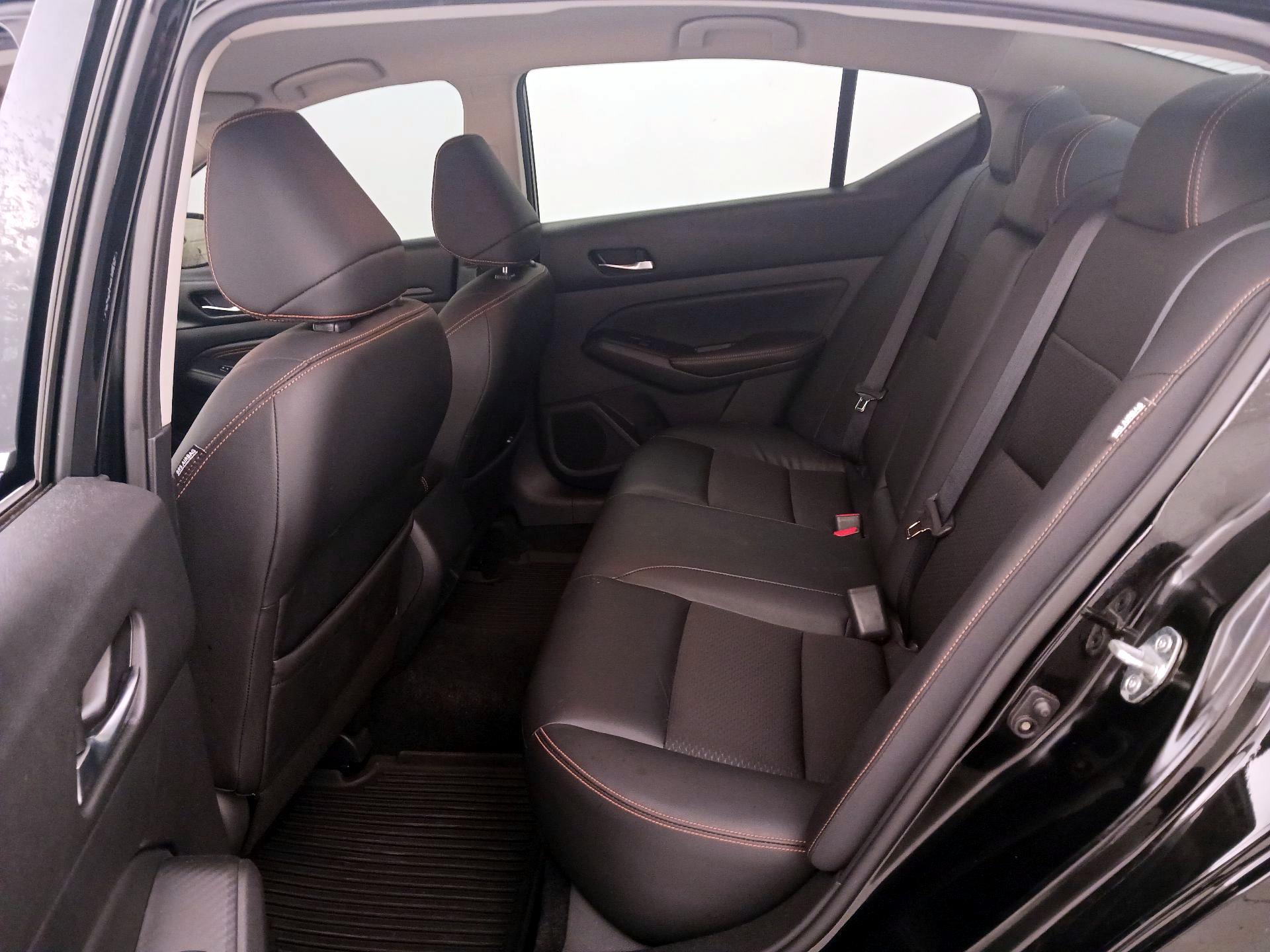 Thumbnail: 2019 Nissan Altima - 19