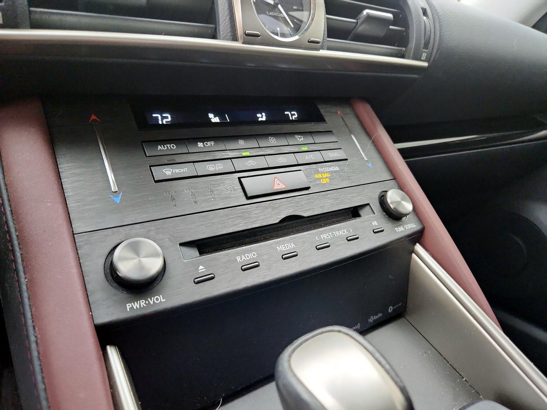 Thumbnail: 2019 Lexus IS - 16