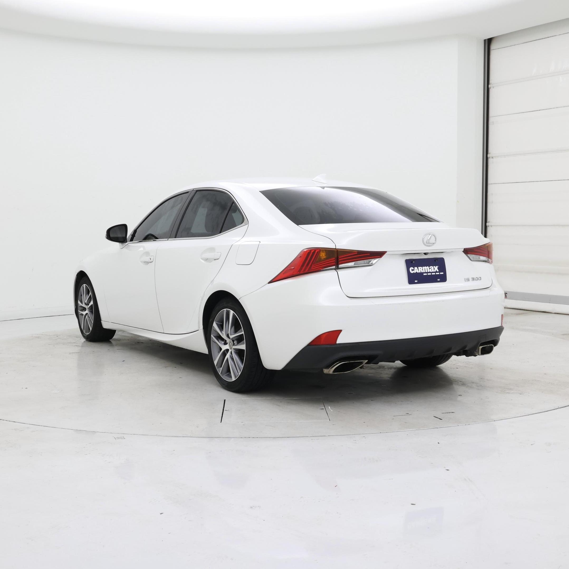 Thumbnail: 2019 Lexus IS - 2