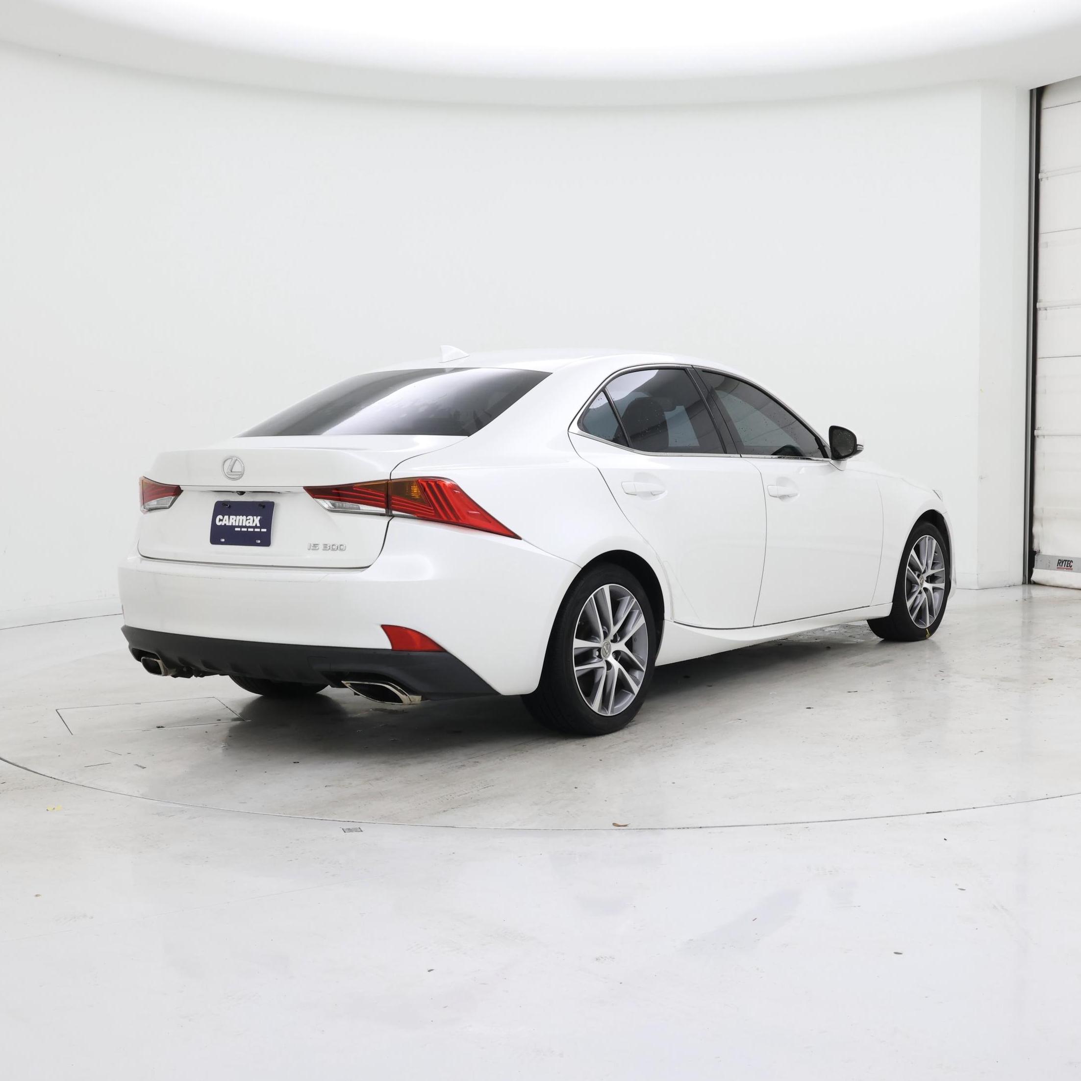 Thumbnail: 2019 Lexus IS - 8