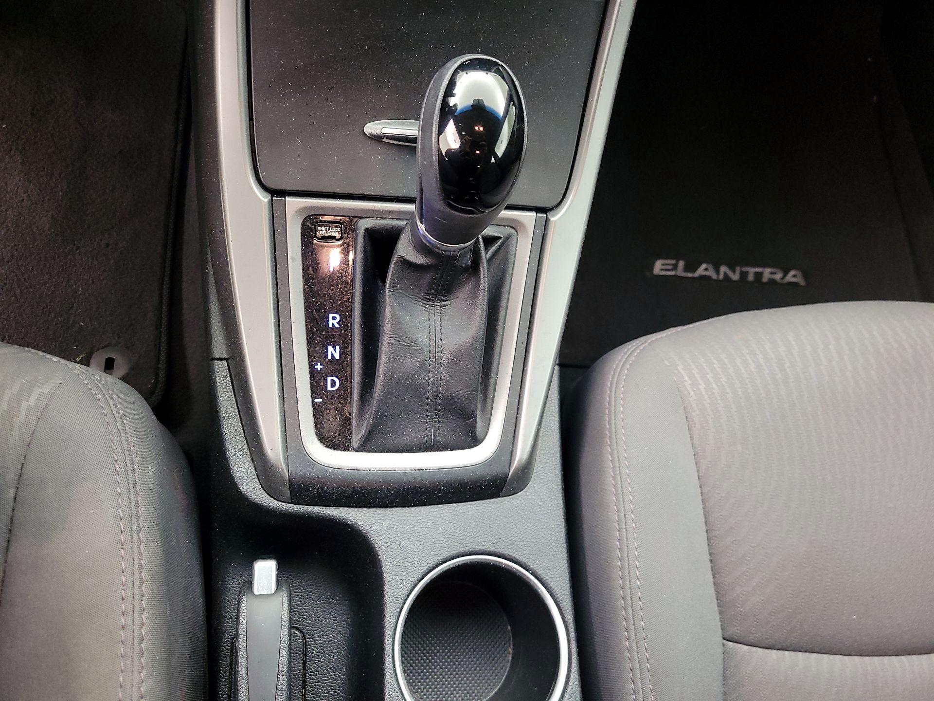 Thumbnail: 2016 Hyundai Elantra - 17