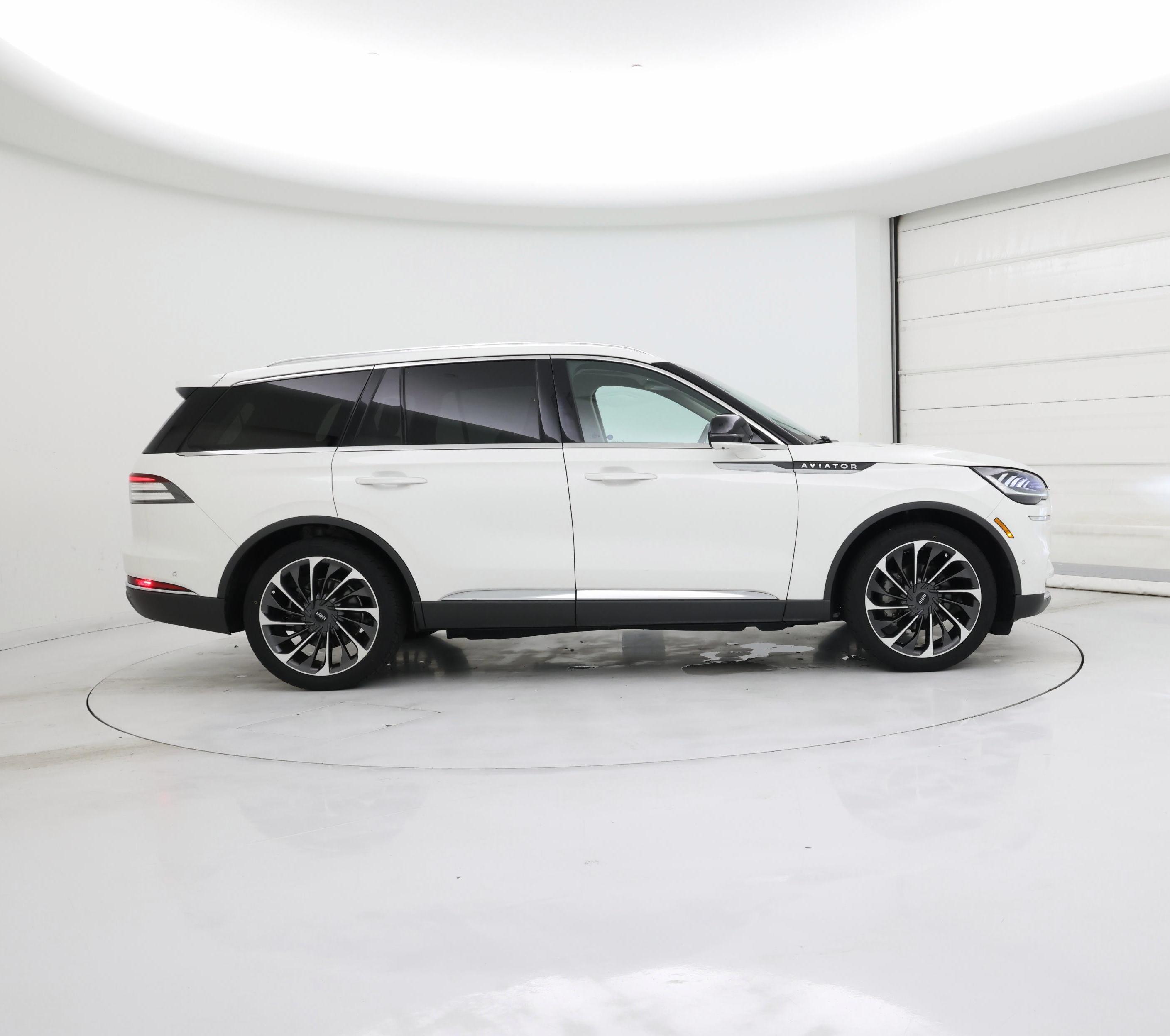 Thumbnail: 2022 Lincoln Aviator - 7