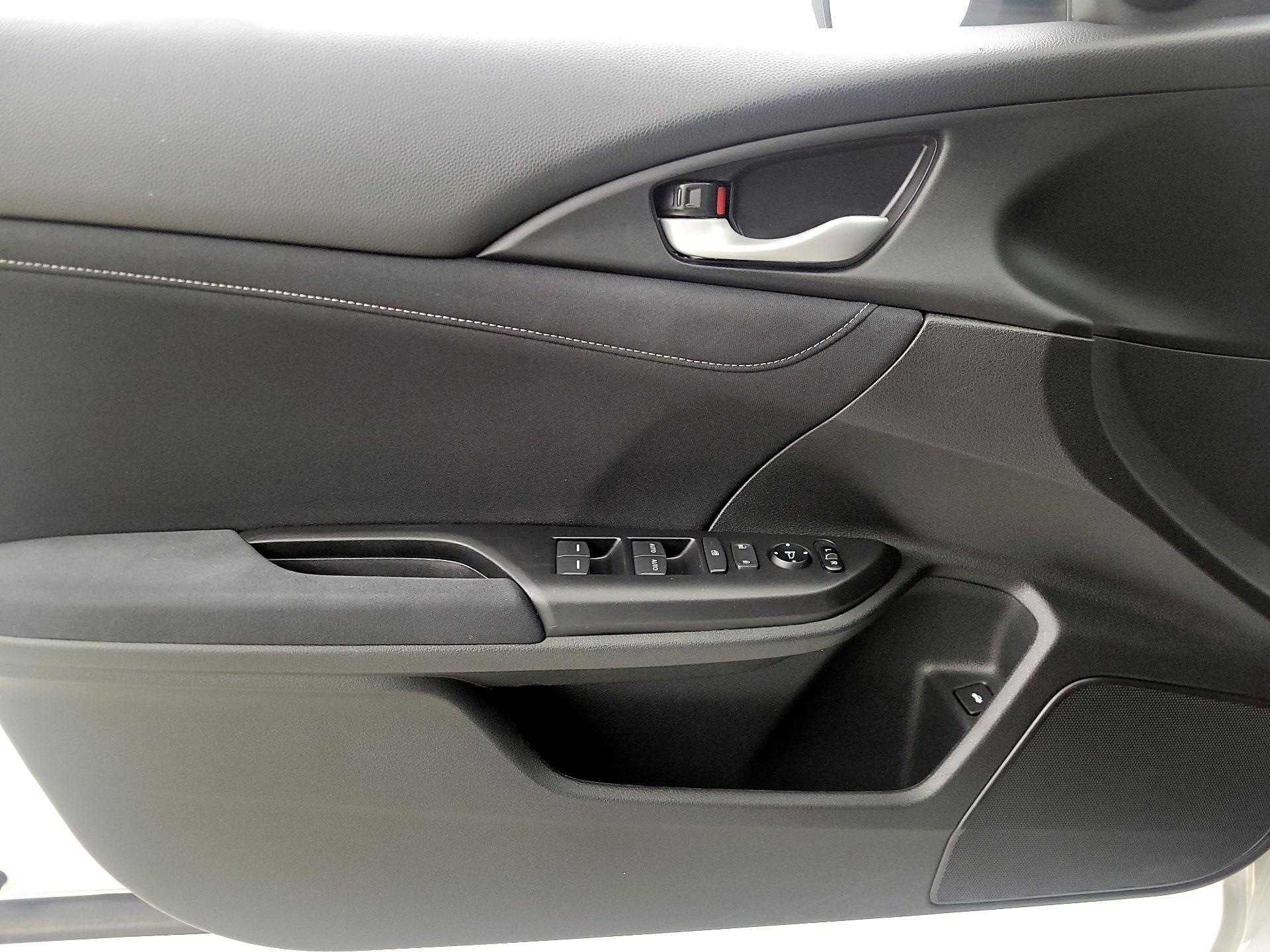 Thumbnail: 2020 Honda Insight - 12