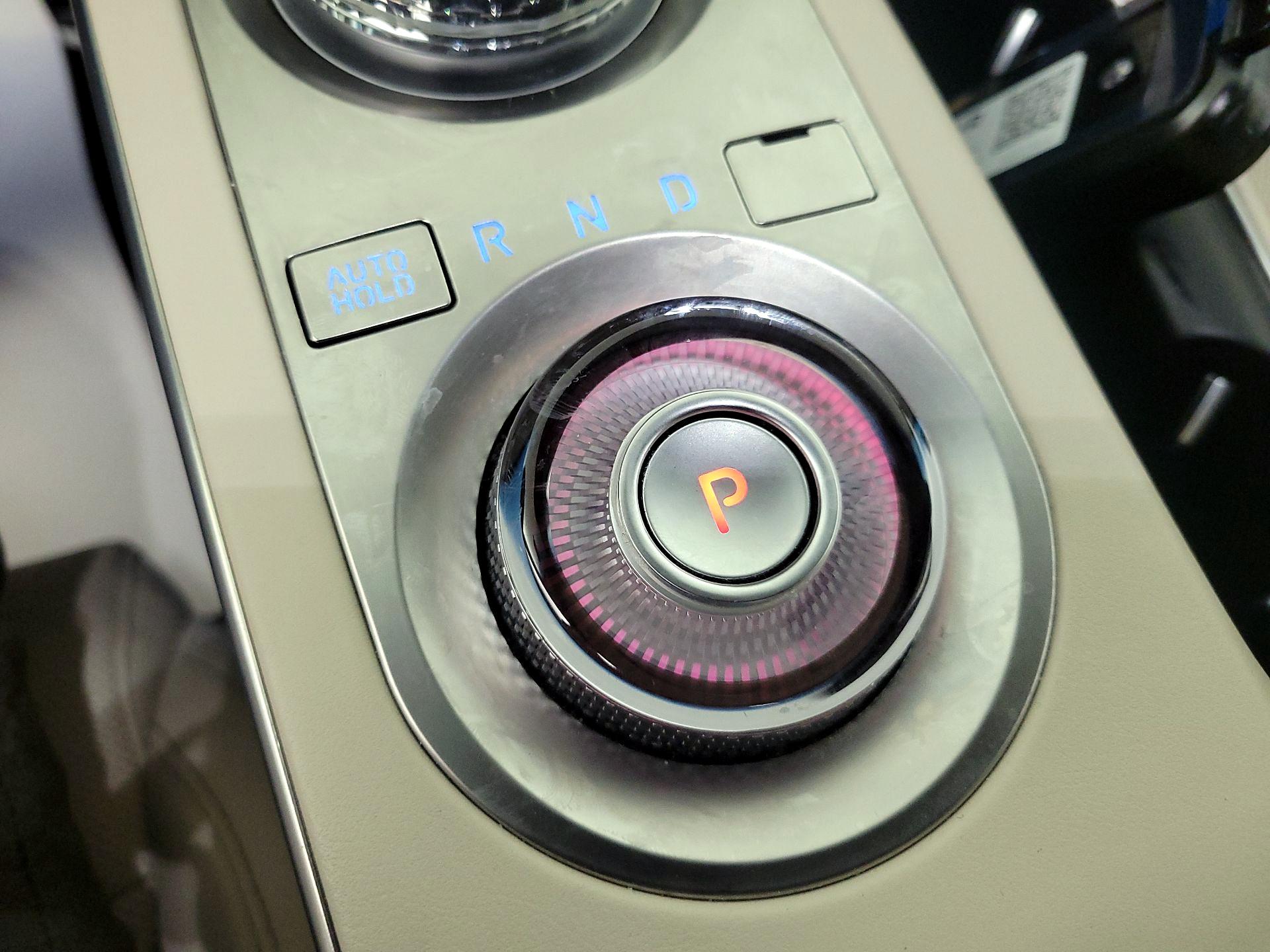 Thumbnail: 2022 Genesis GV70 - 18
