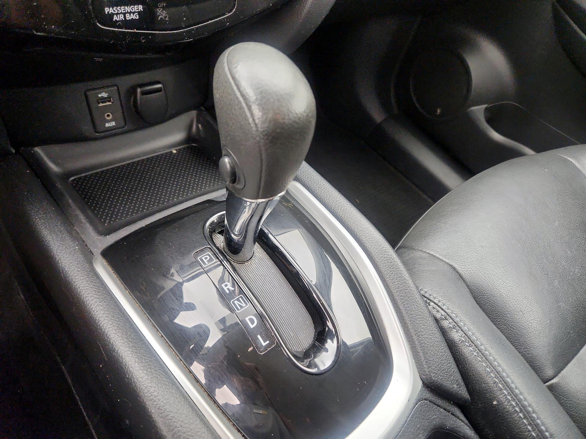 Thumbnail: 2016 Nissan Rogue - 17
