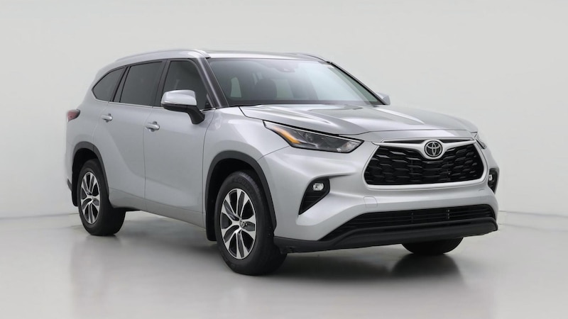 2024 Toyota Highlander XLE Hero Image