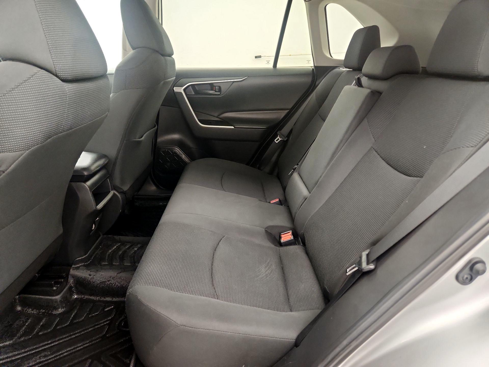 Thumbnail: 2019 Toyota RAV4 - 19