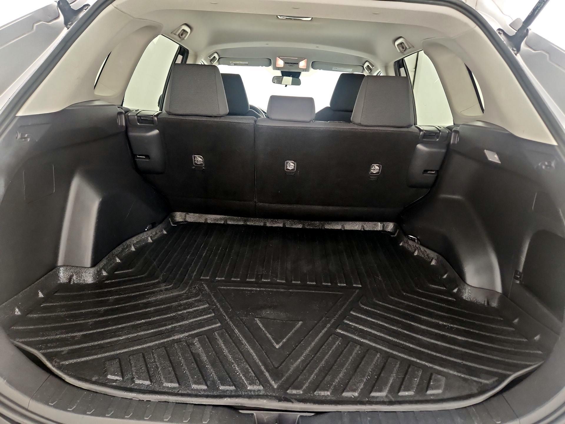 Thumbnail: 2019 Toyota RAV4 - 20