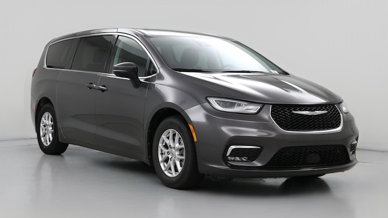 2023 Chrysler Pacifica Touring L Hero Image