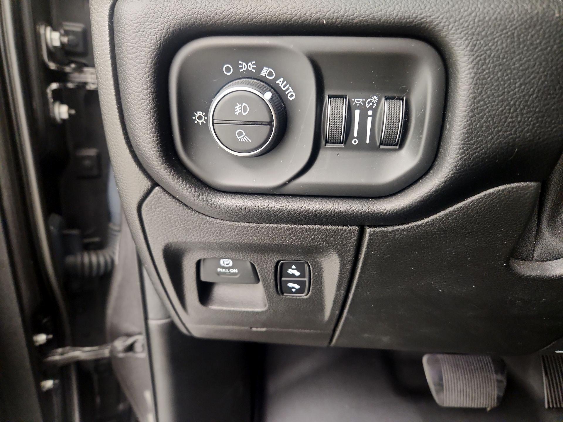 Thumbnail: 2019 RAM 1500 - 13