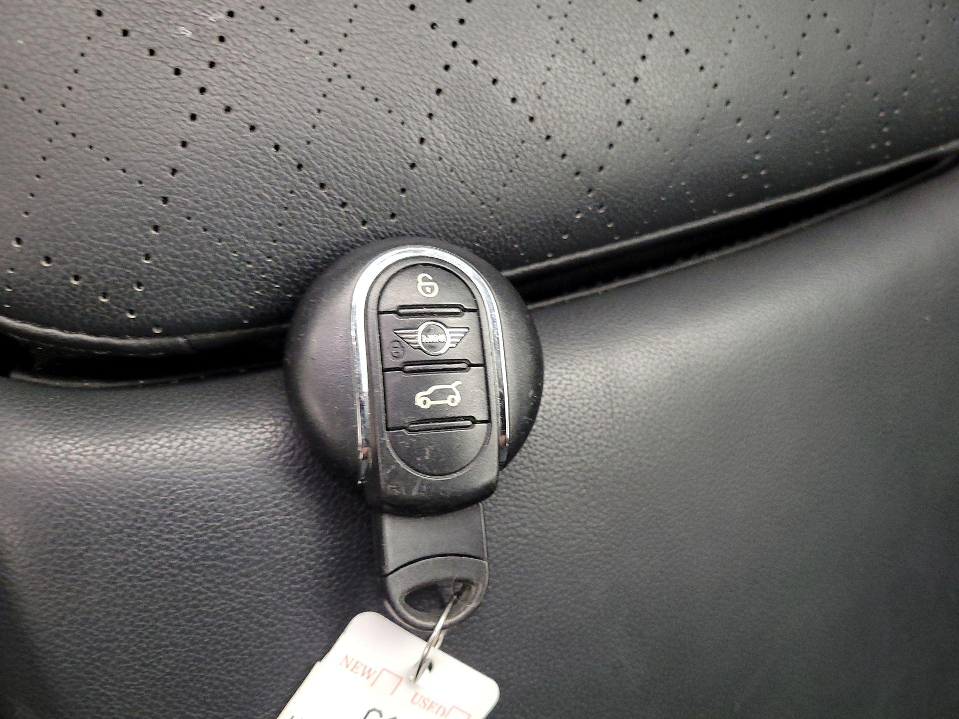 Thumbnail: 2020 MINI Cooper Hardtop - 18