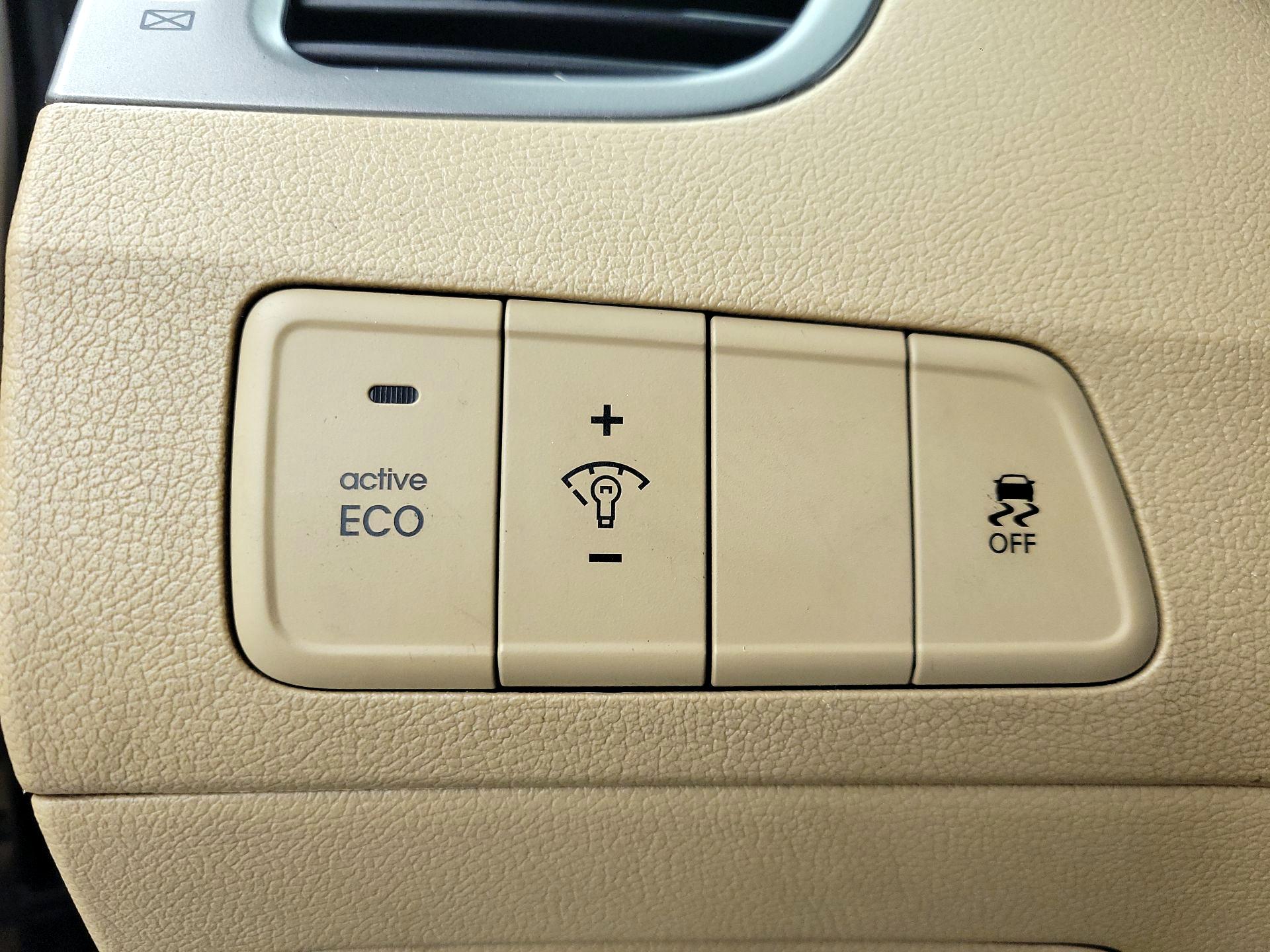 Thumbnail: 2013 Hyundai Elantra - 13