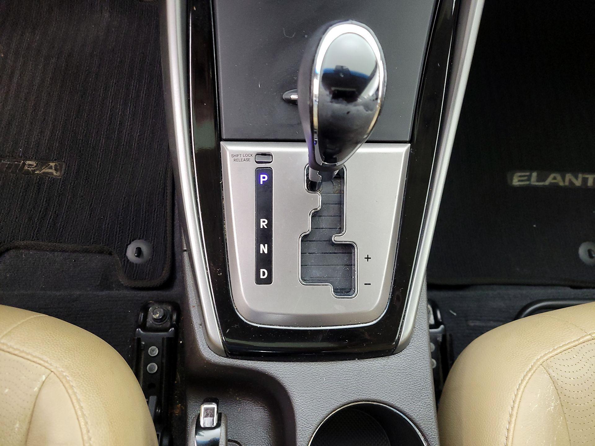 Thumbnail: 2013 Hyundai Elantra - 18