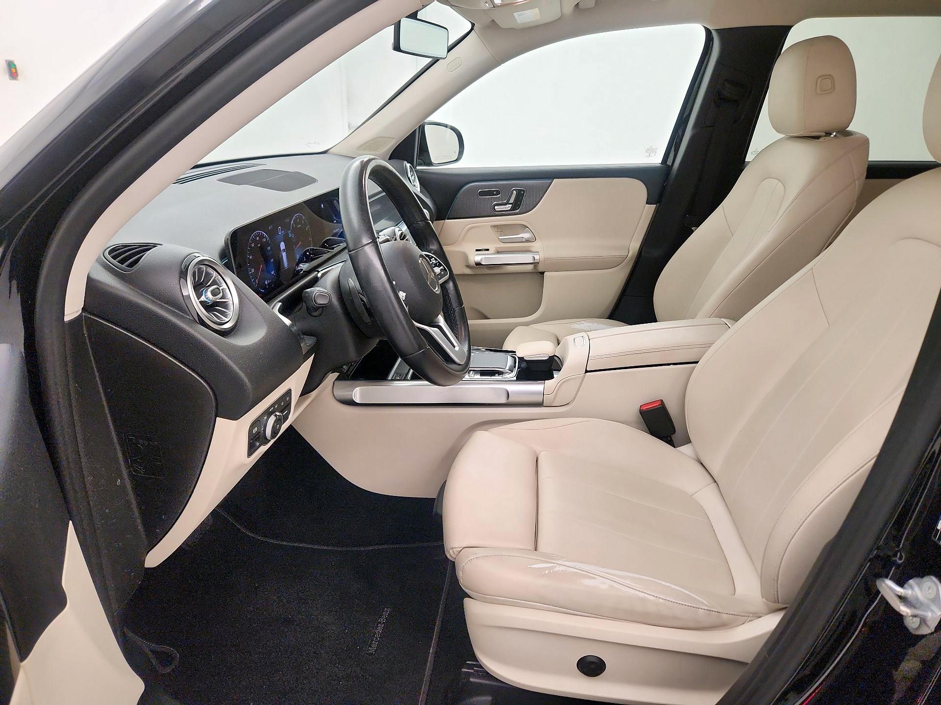 Thumbnail: 2020 Mercedes-Benz GLB - 11