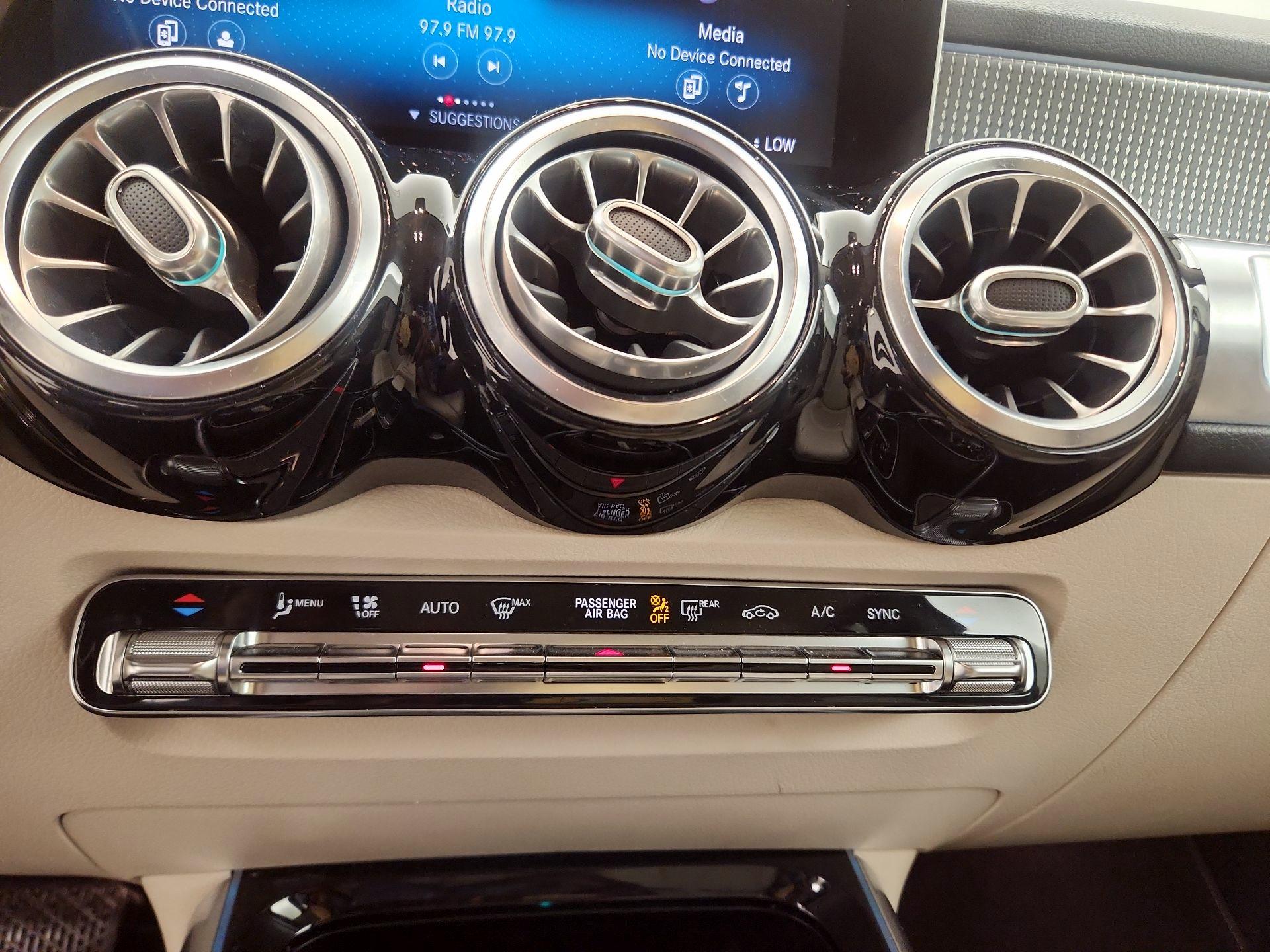Thumbnail: 2020 Mercedes-Benz GLB - 16