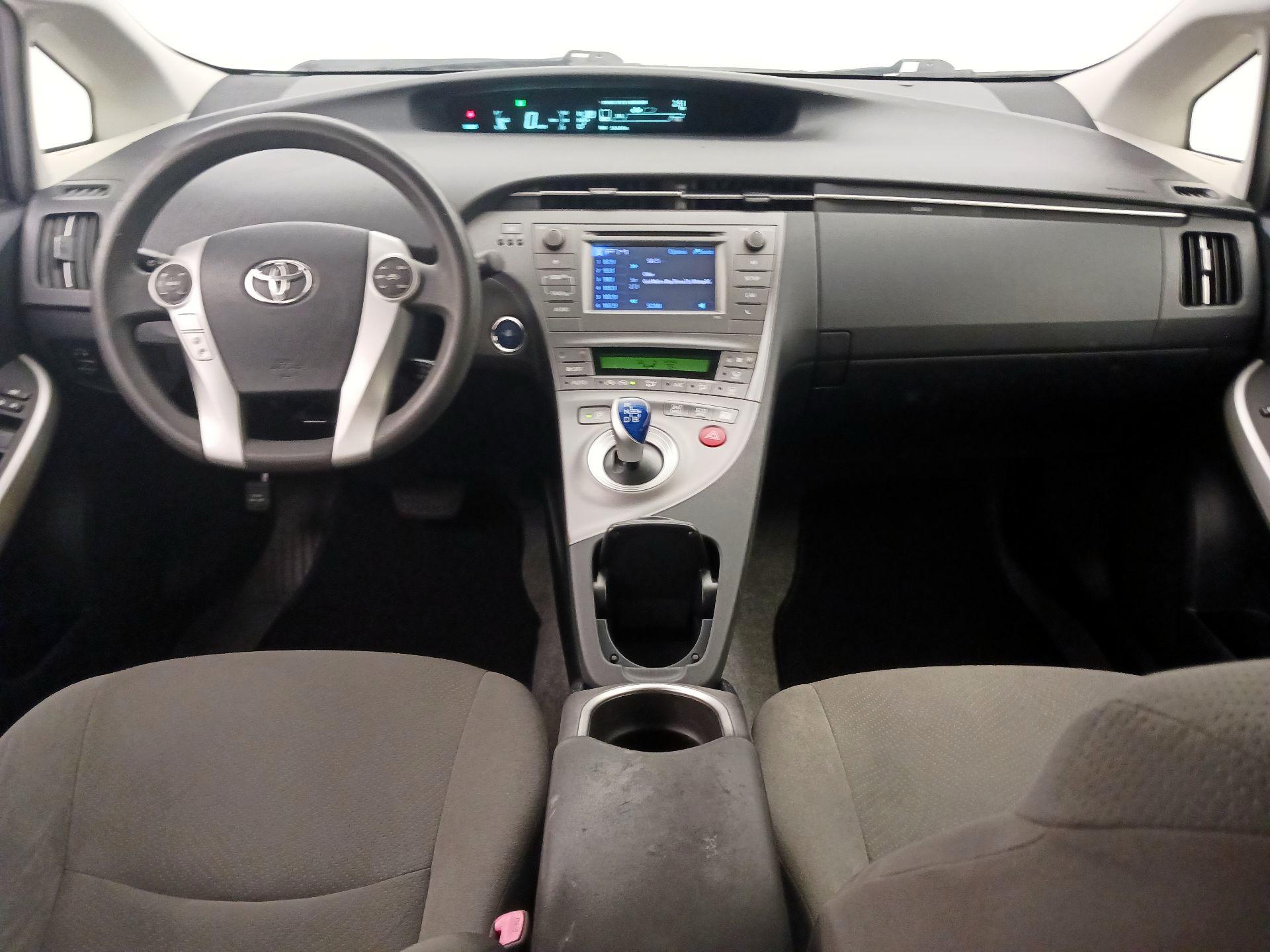Thumbnail: 2013 Toyota Prius - 9