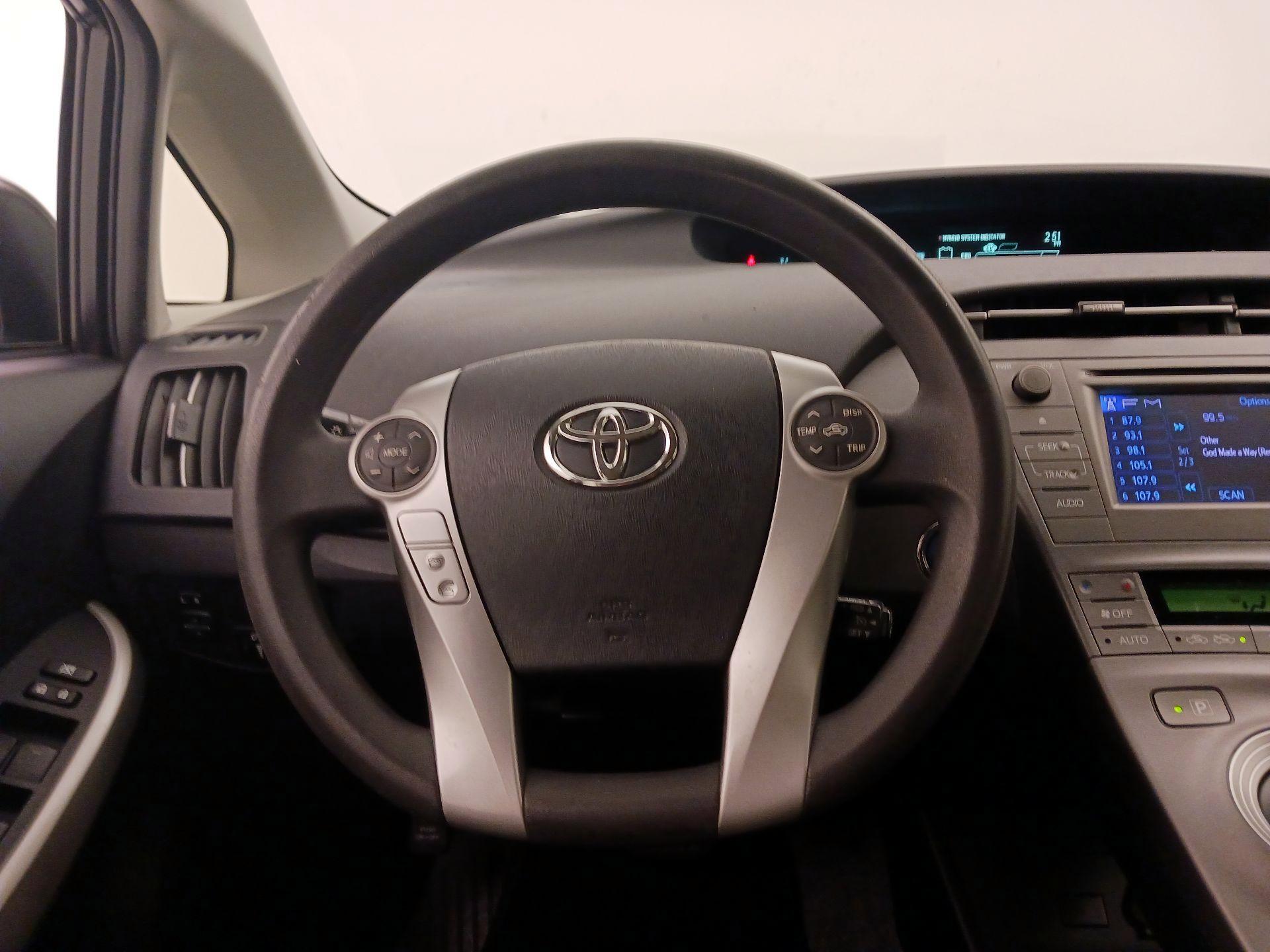 Thumbnail: 2013 Toyota Prius - 10