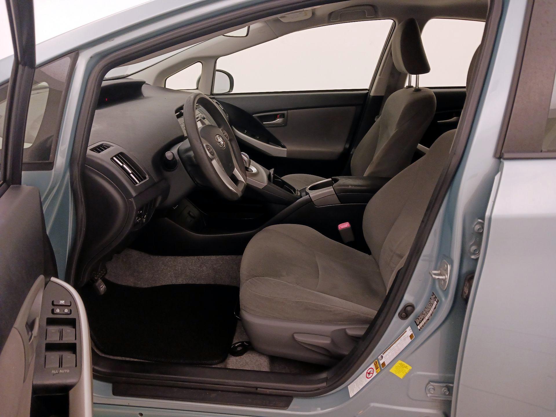 Thumbnail: 2013 Toyota Prius - 11