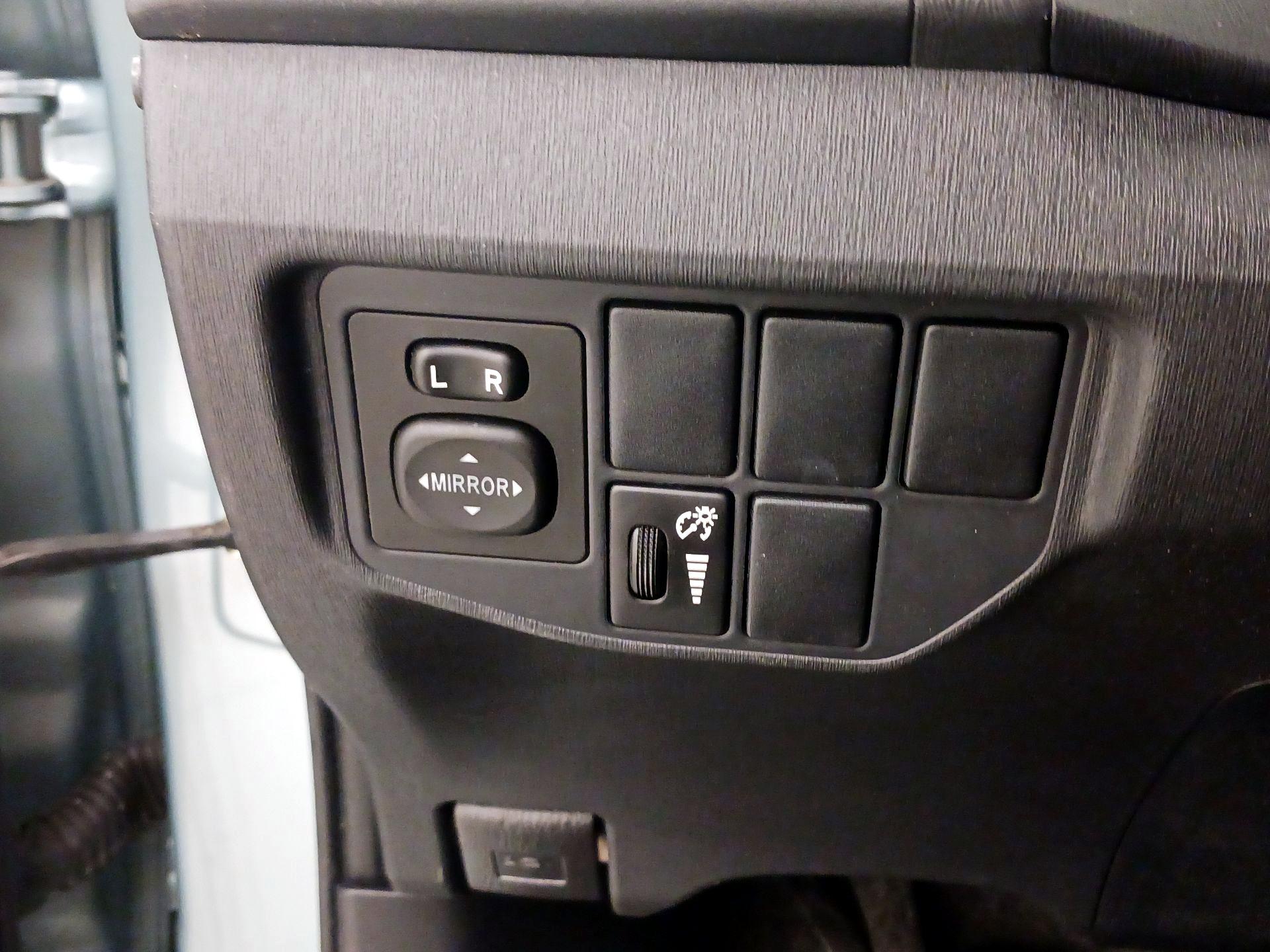 Thumbnail: 2013 Toyota Prius - 13