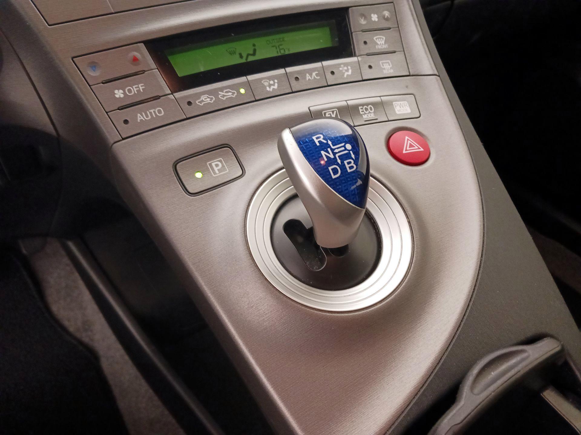 Thumbnail: 2013 Toyota Prius - 17