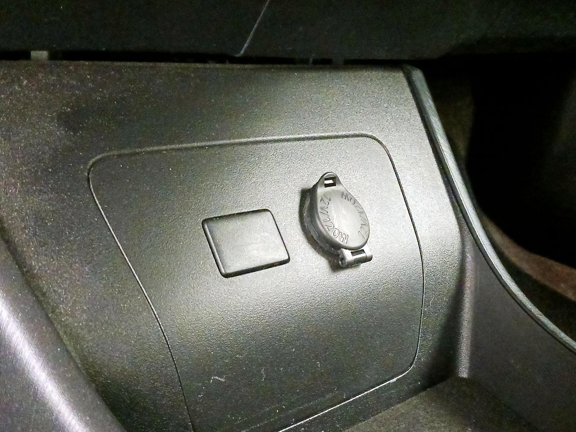 Thumbnail: 2013 Toyota Prius - 18