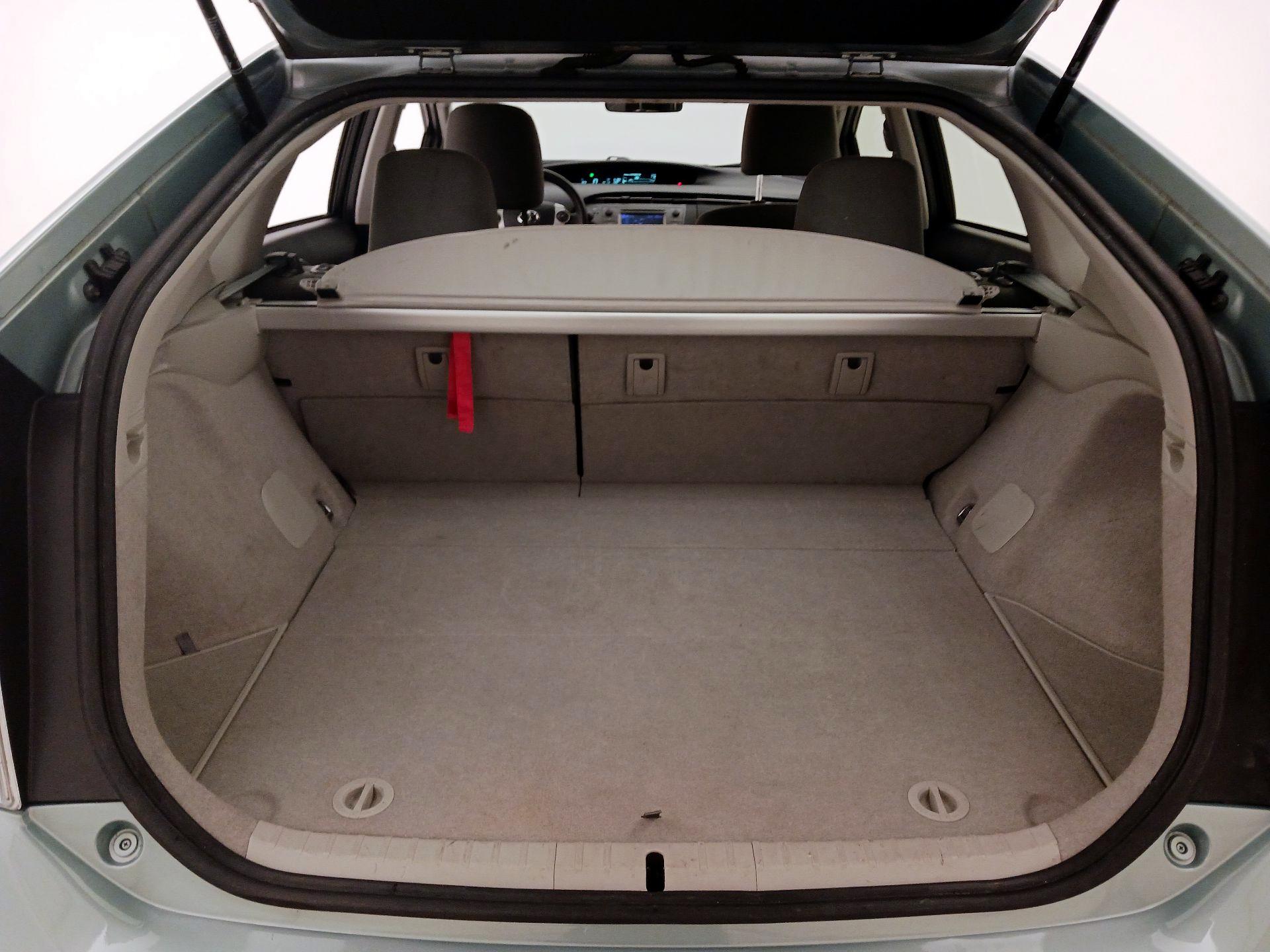 Thumbnail: 2013 Toyota Prius - 20