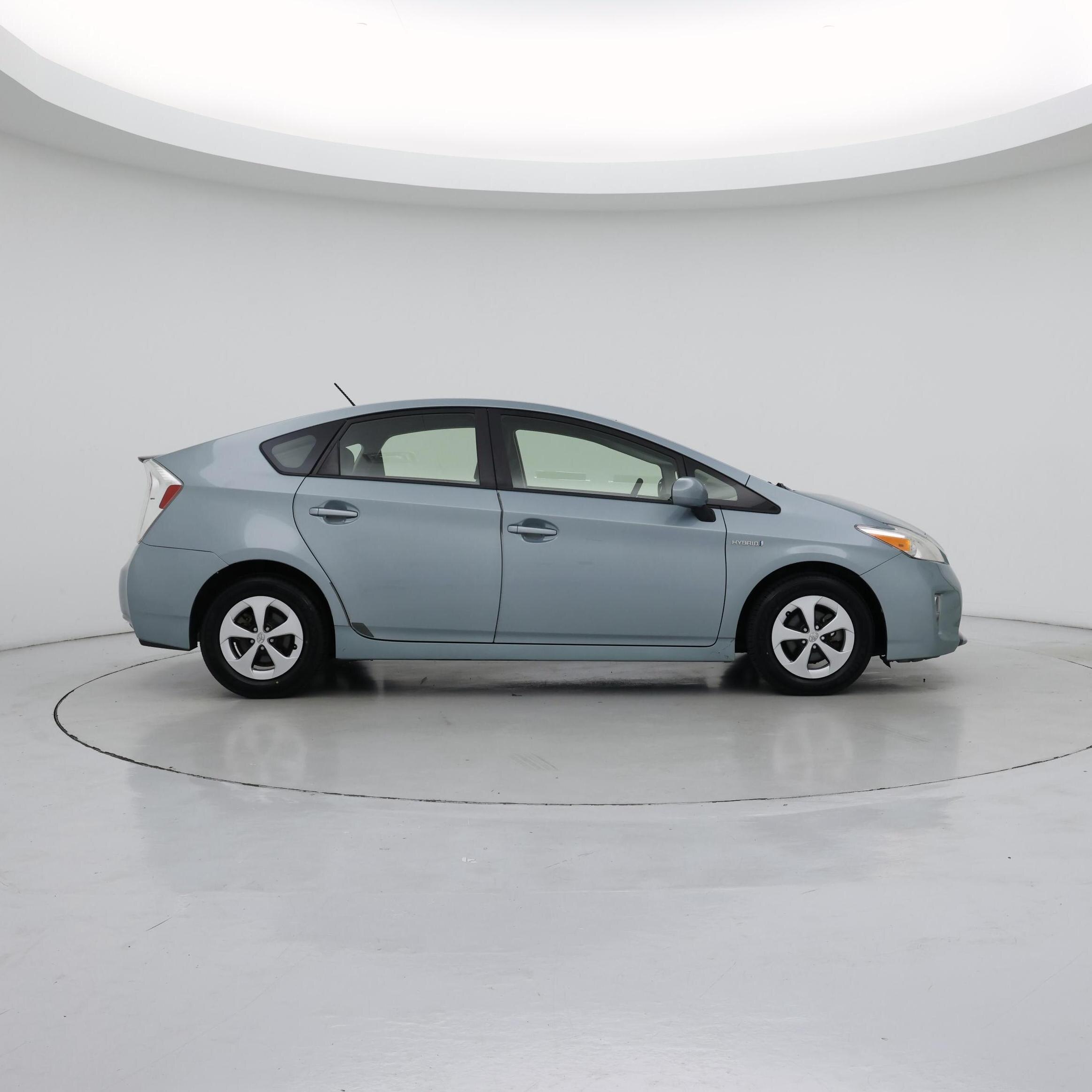 Thumbnail: 2013 Toyota Prius - 7