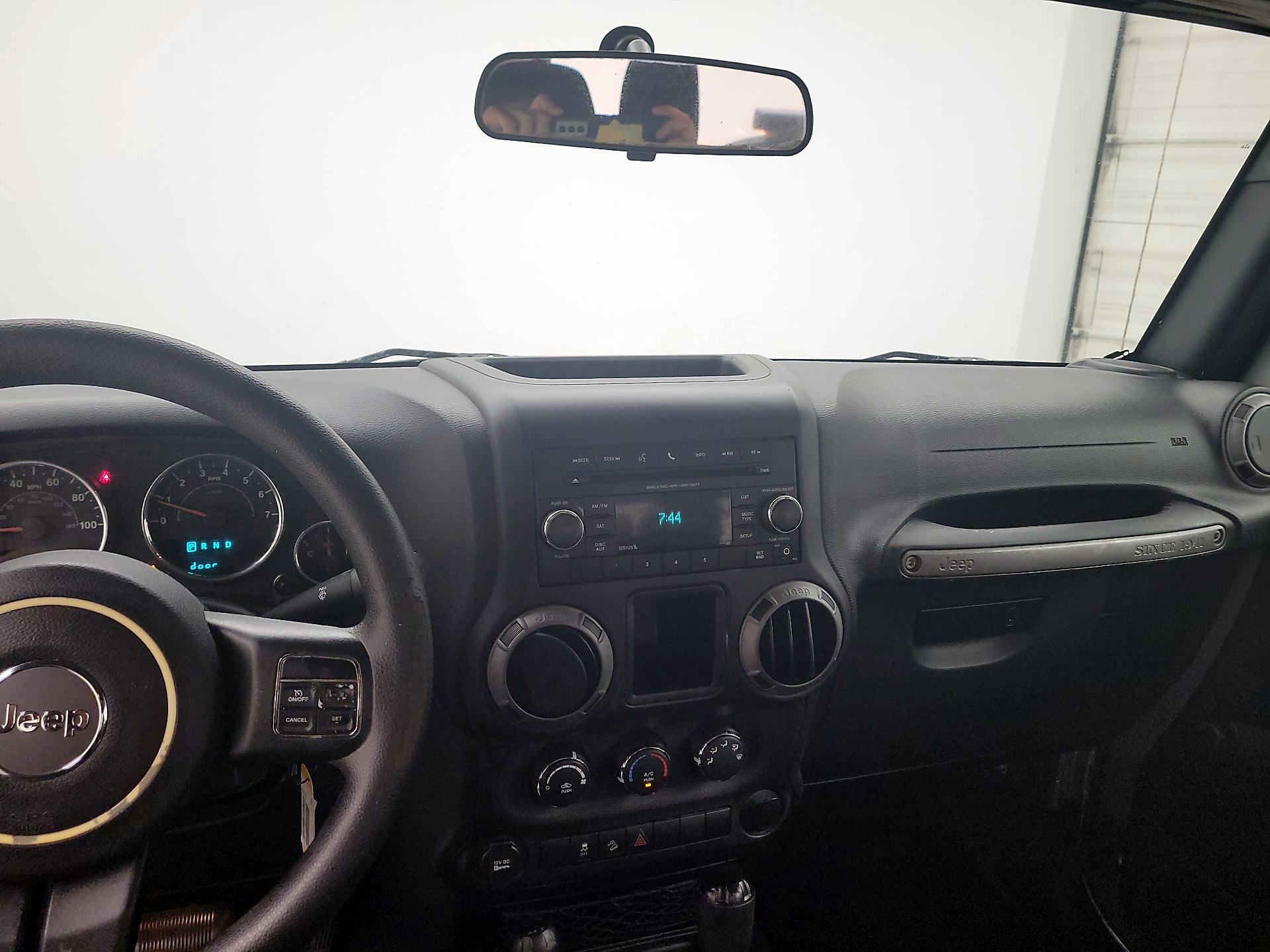 Thumbnail: 2016 Jeep Wrangler - 9