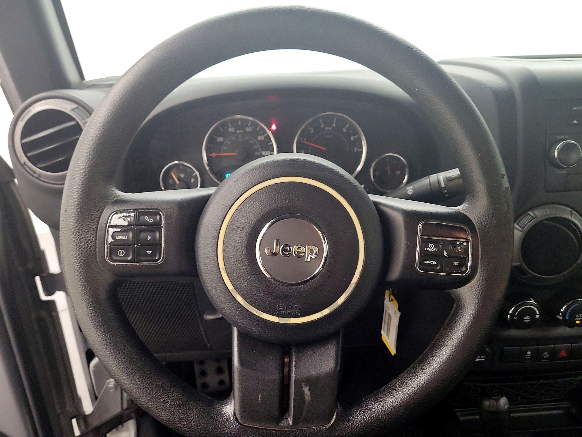 Thumbnail: 2016 Jeep Wrangler - 10
