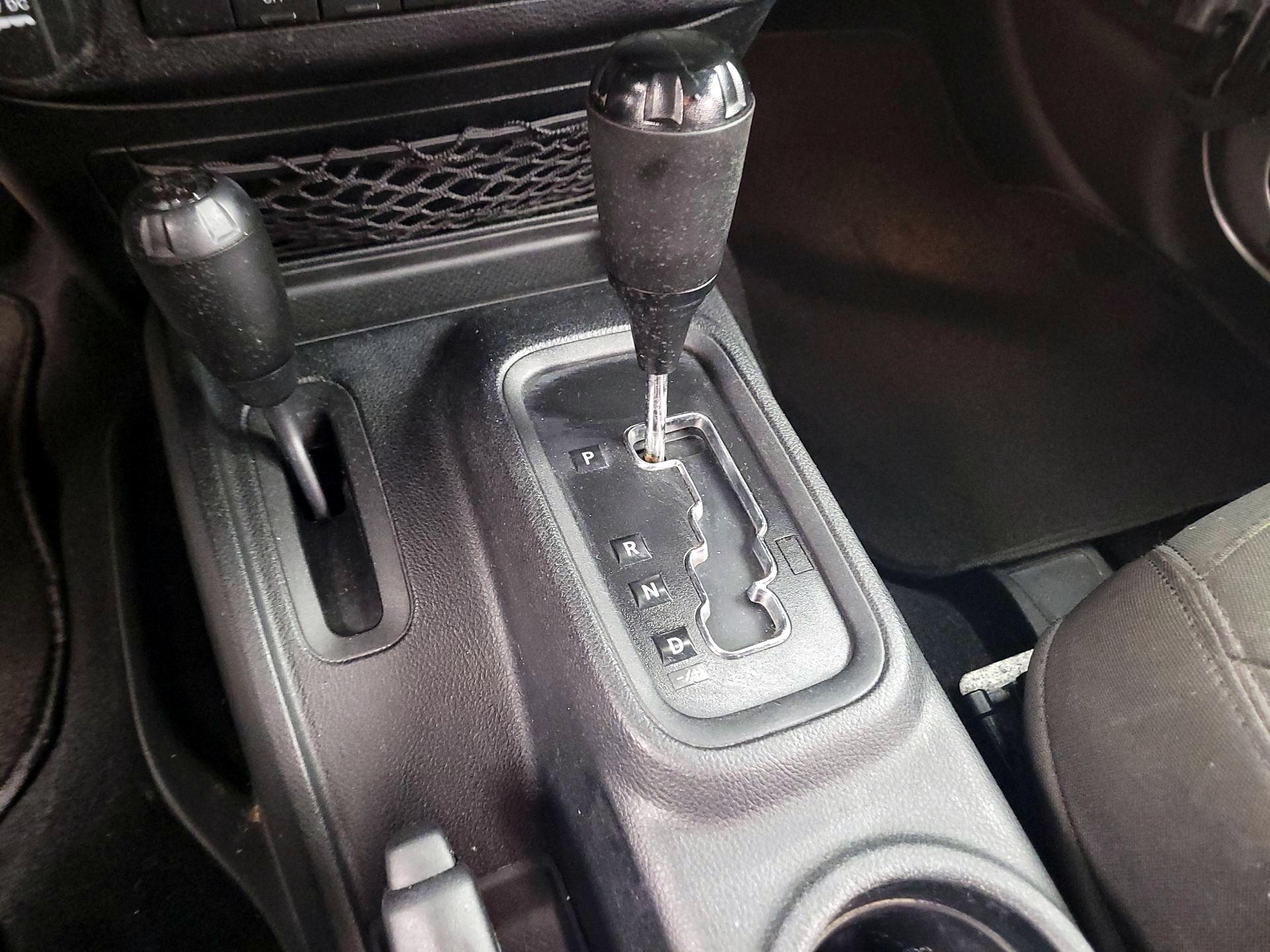 Thumbnail: 2016 Jeep Wrangler - 15