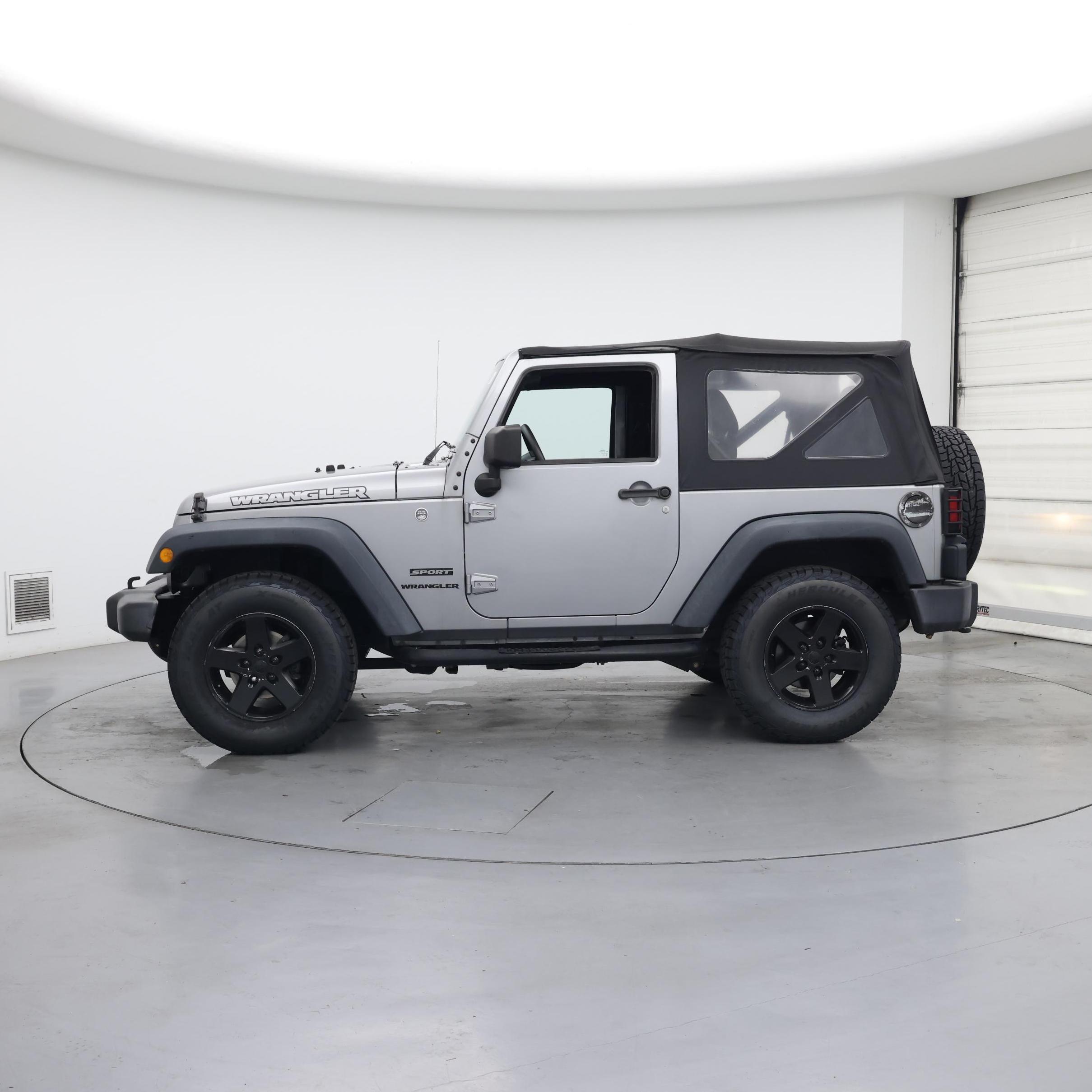 Thumbnail: 2016 Jeep Wrangler - 8