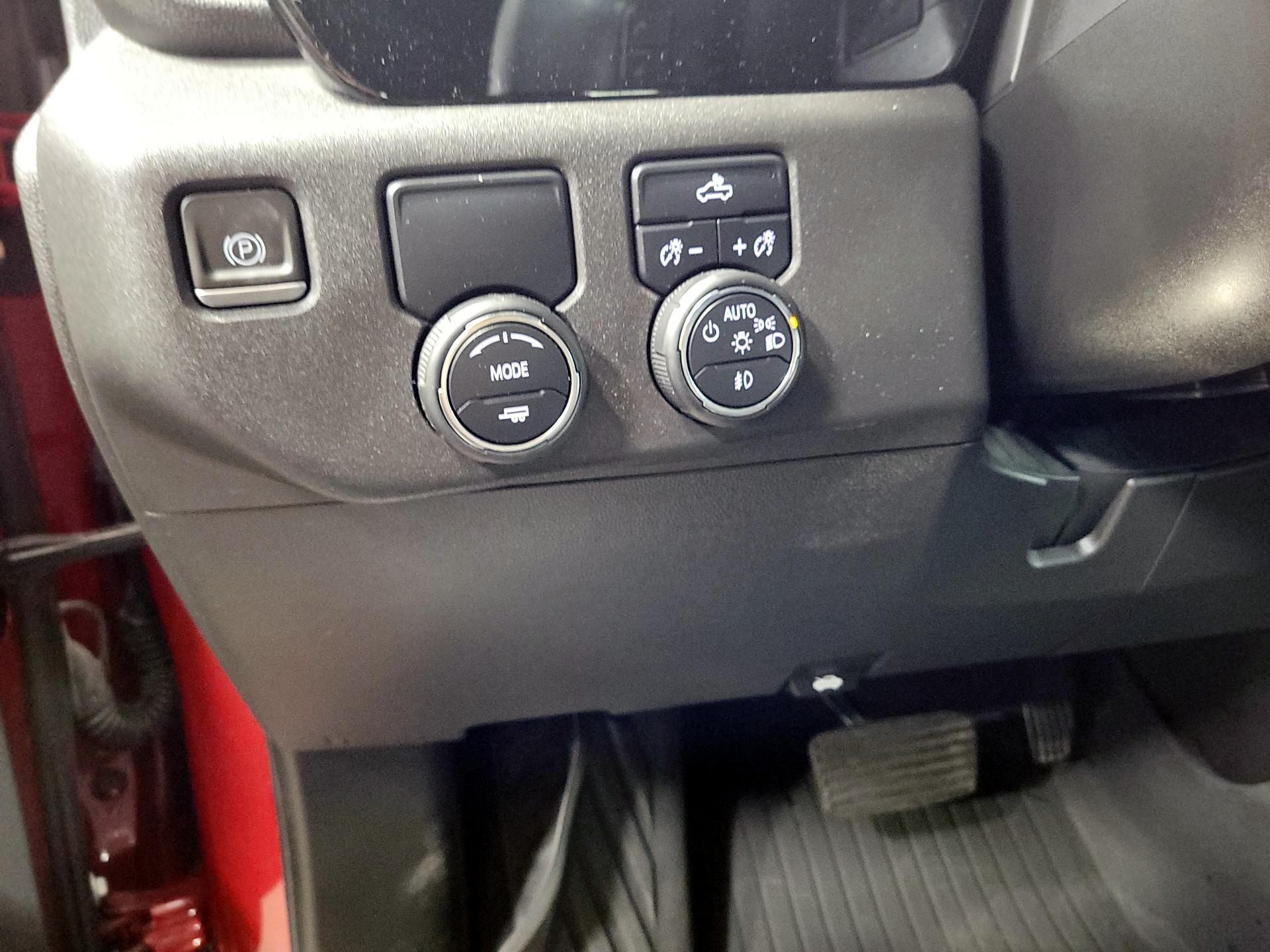 Thumbnail: 2023 Chevrolet Silverado 1500 - 13