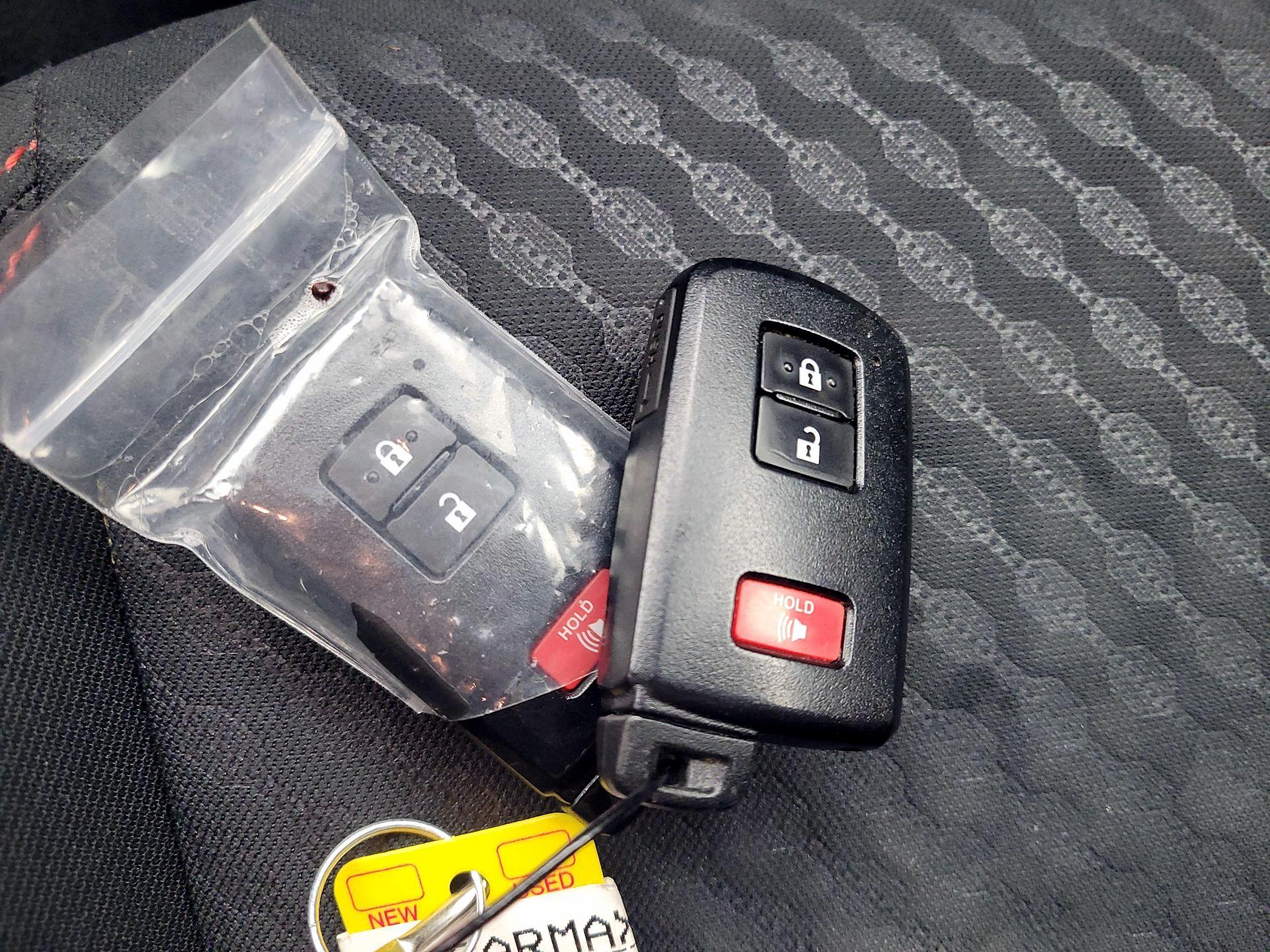 Thumbnail: 2023 Toyota Tacoma - 18